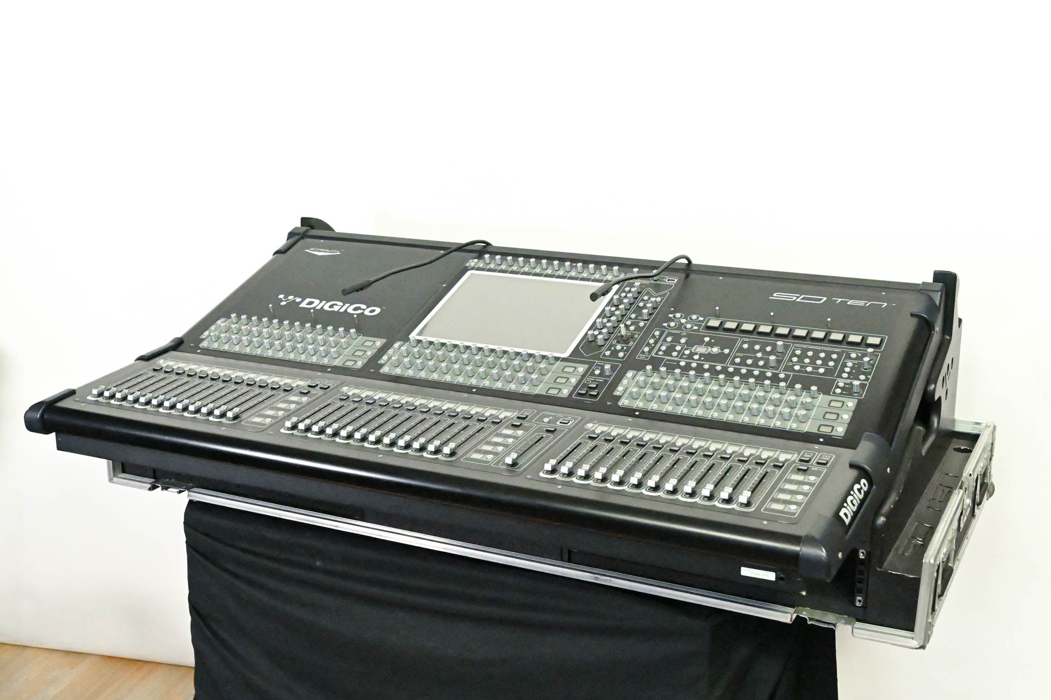 DiGiCo SD10 Digital Mixing Console w/ Waves Card, ST Optical & Road Case