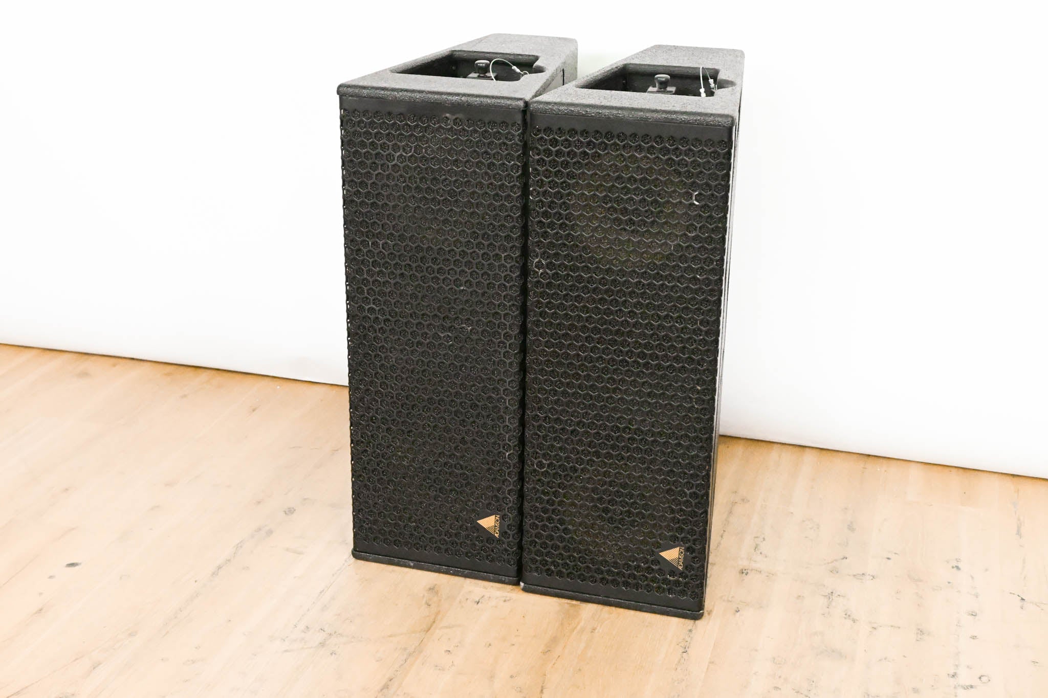 Adamson SpekTrix Wave Wide Angle Vertical Enclosure (PAIR)