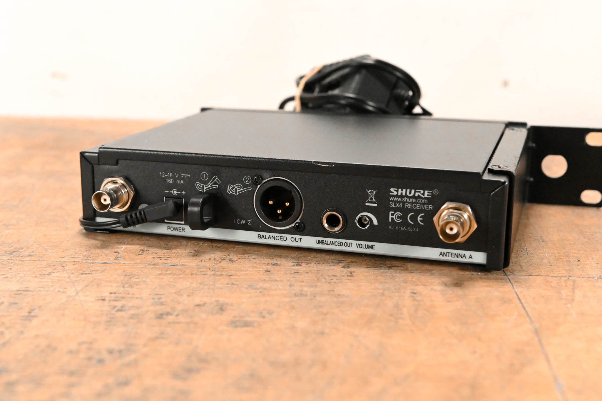 Shure SLX14 Bodypack Wireless System - J3 Band: 572-596 MHz