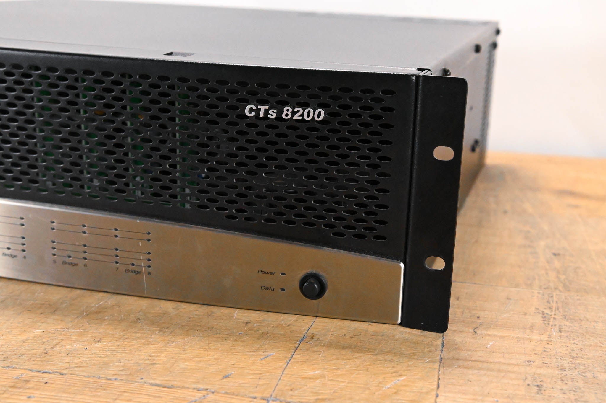 Crown CTs 8200 200W 8-Channel Power Amplifier