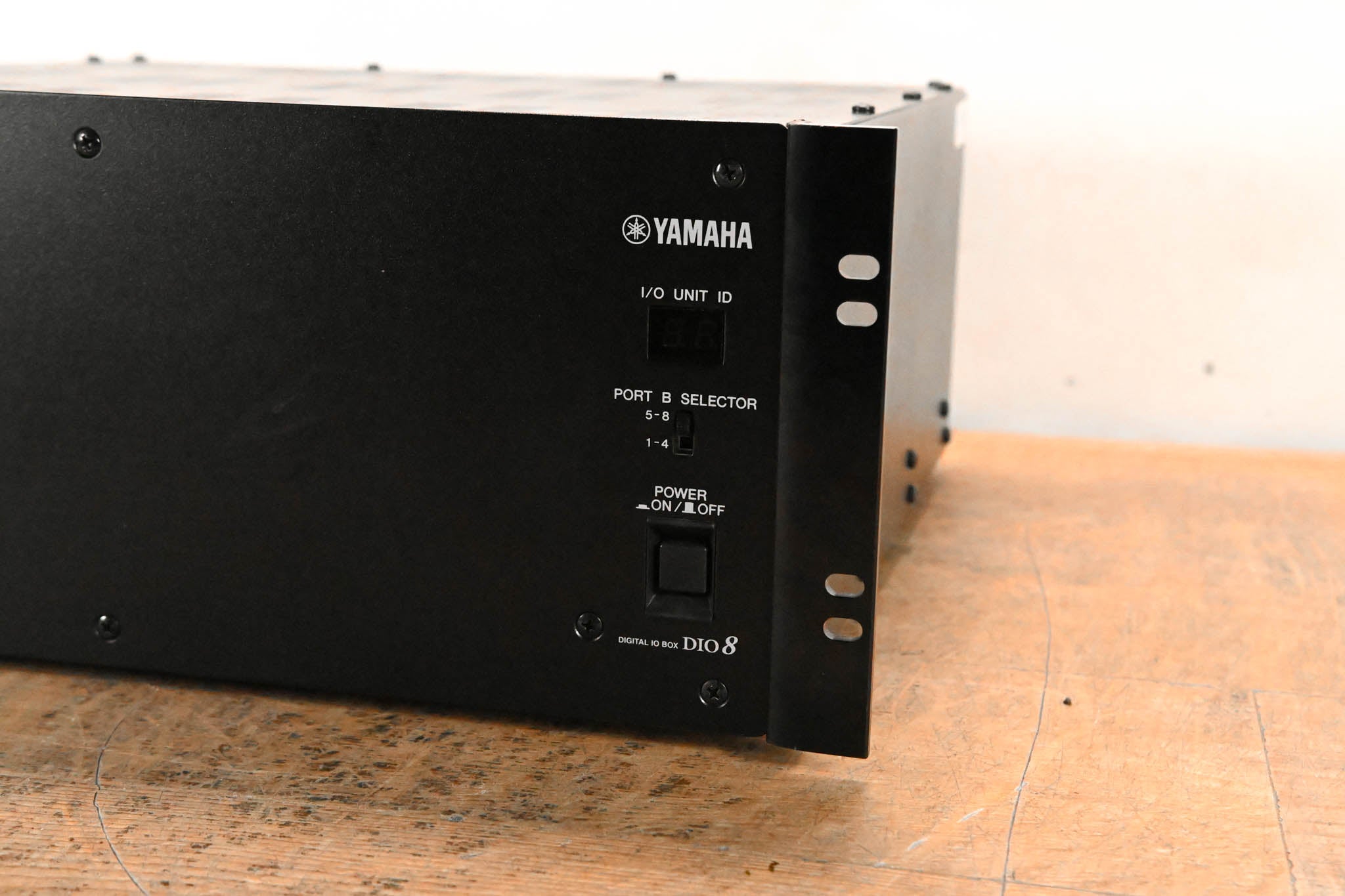 Yamaha DIO8 Digital I/O Box with 4 AES/EBU Cards