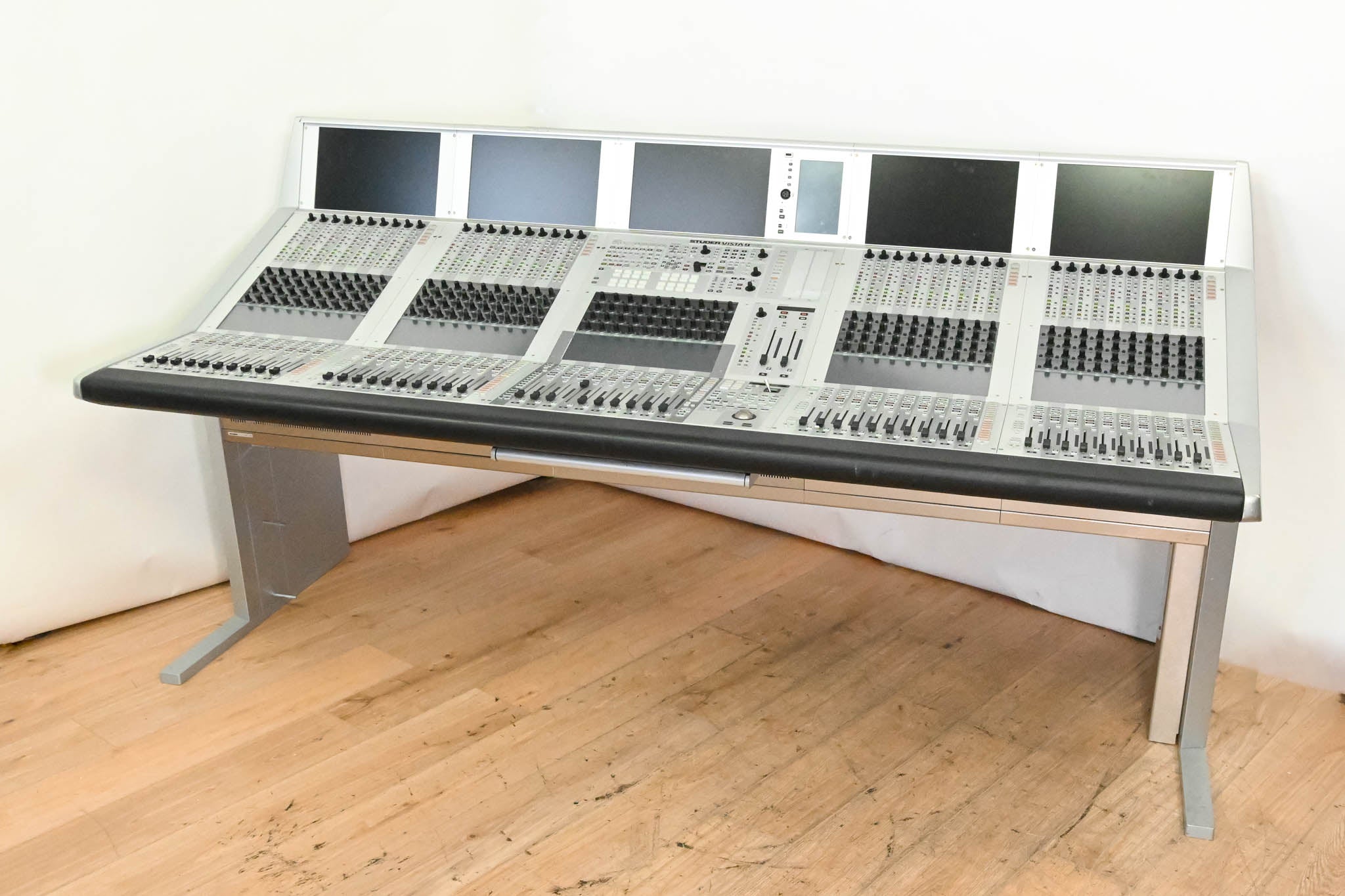 Studer Vista 9 M2 QS Digital Audio Mixing Console