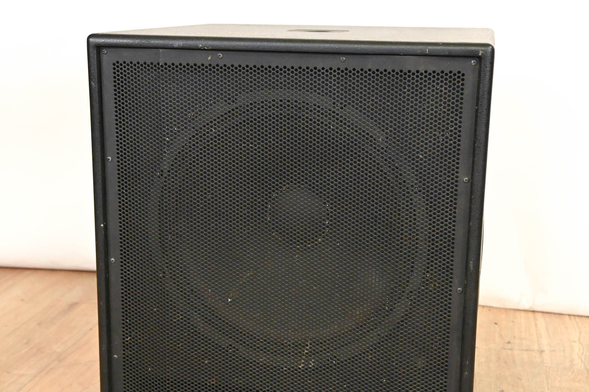 QSC HPR181W 18" Powered Subwoofer