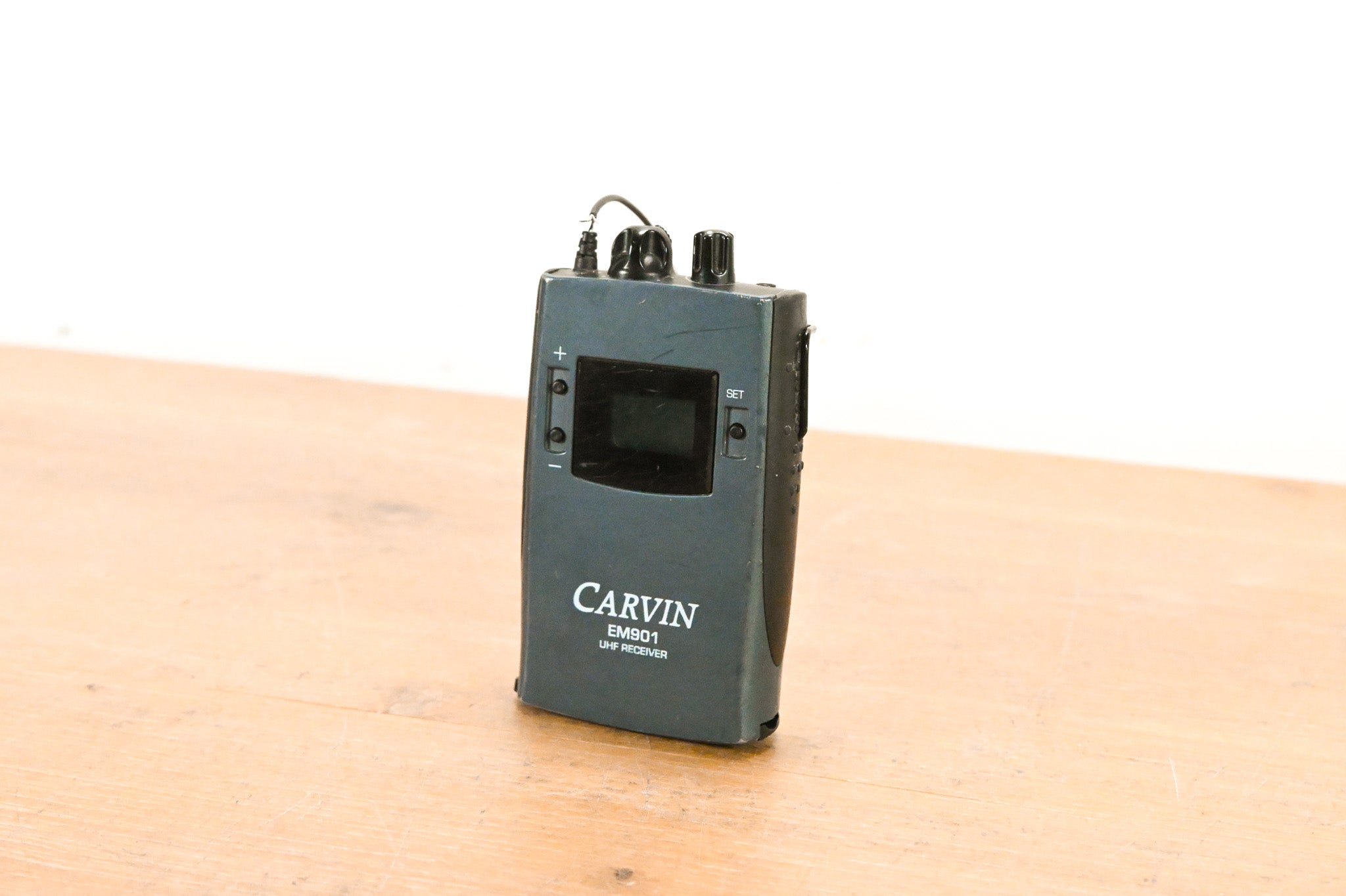 Carvin EM900 Wireless IEM System with EM901 Bodypack - 518-542 MHz
