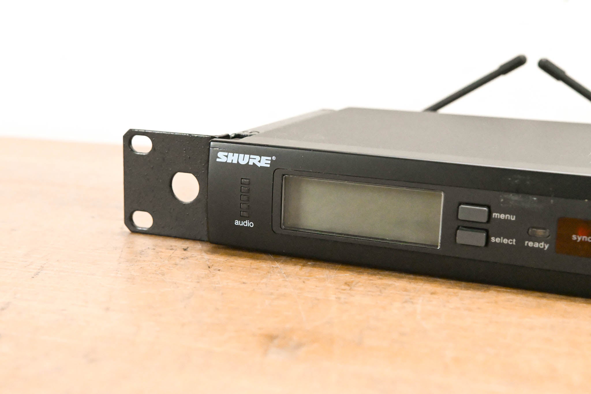 Shure SLX4 Wireless Receiver - G4 Band: 470-494 MHz (NO POWER SUPPLY)