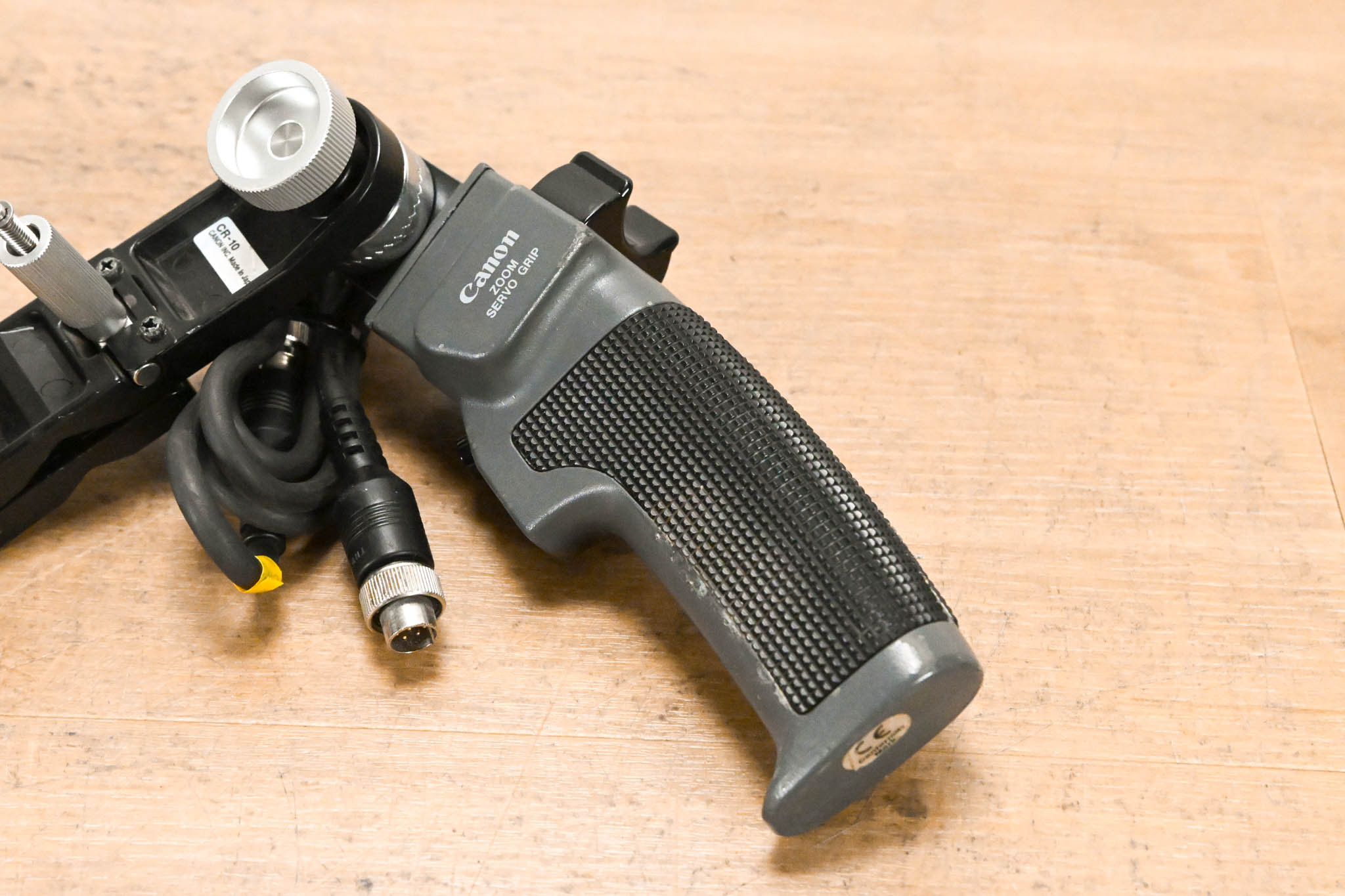 Canon ZSG-200M Zoom Servo Grip Controller w/ CR-10 Clamper