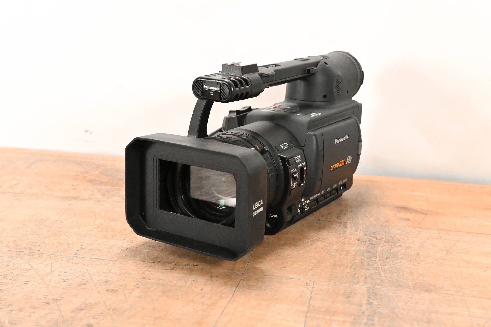 Panasonic AG-HVX200 3-CCD P2/DVCPRO HD Camcorder