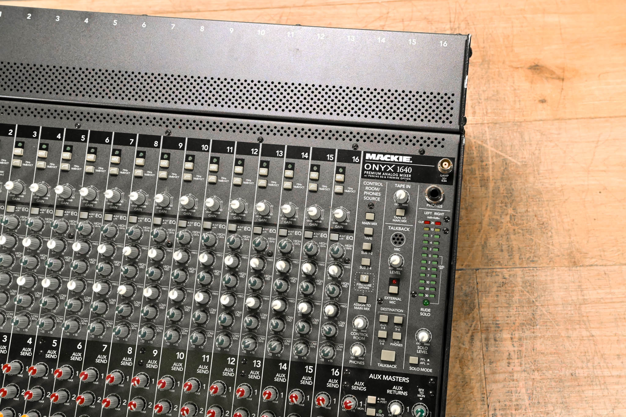 Mackie Onyx 1640 16-Channel 4-Bus Analog Mixer