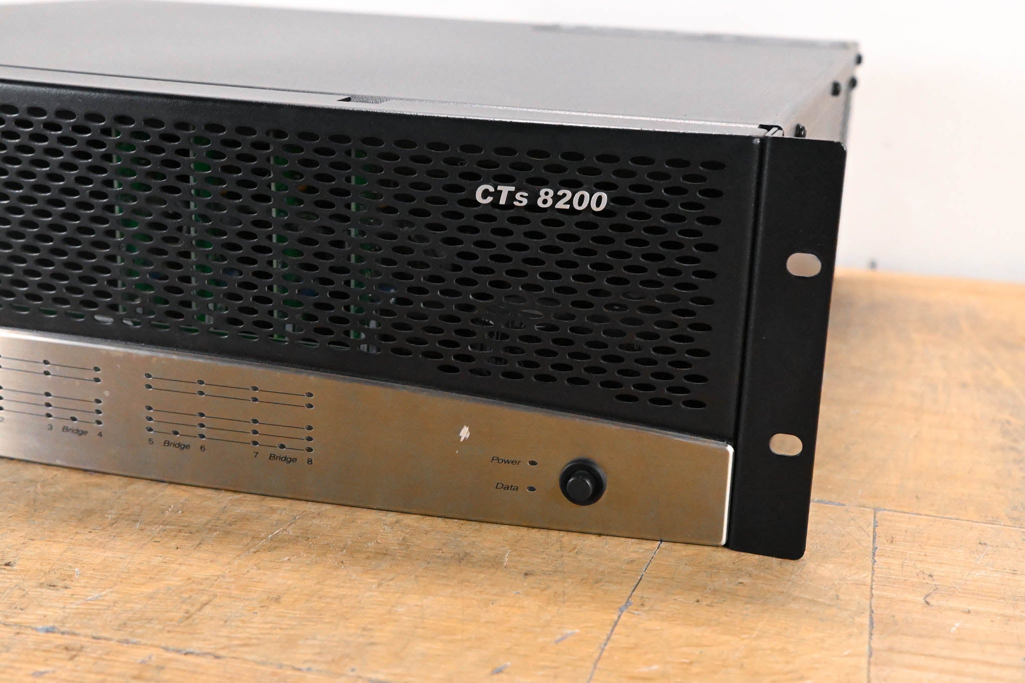 Crown CTs 8200 200W 8-Channel Power Amplifier