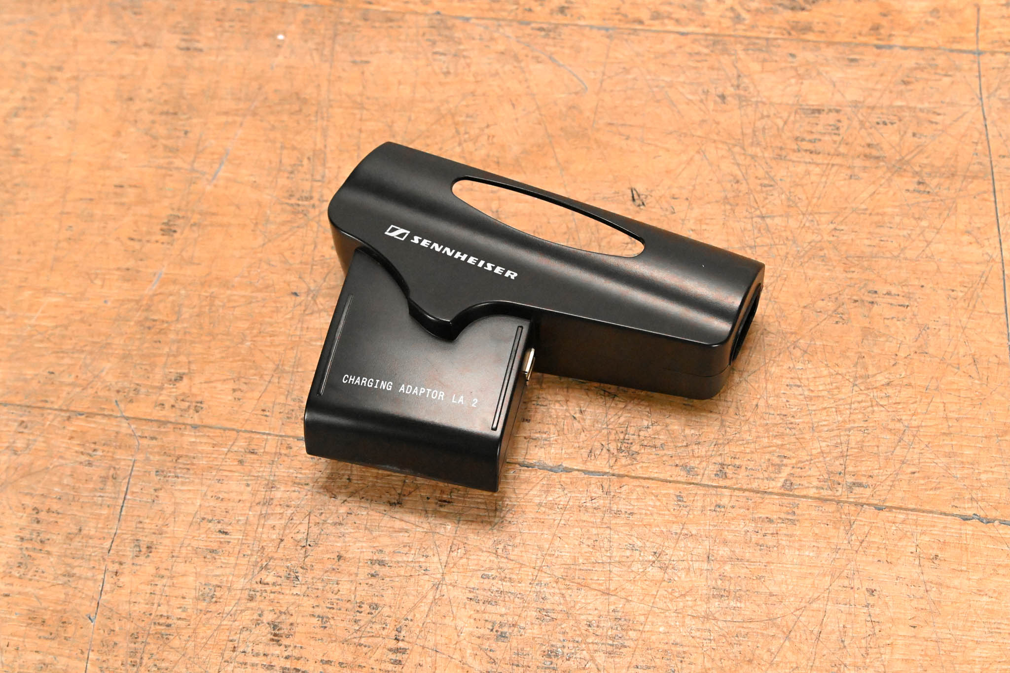 Sennheiser LA 2 Charging Adapter