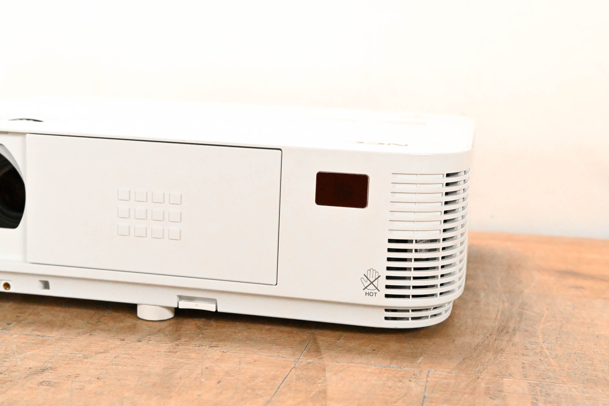 NEC NP-M402X 4,000-Lumen XGA Conference Room Projector