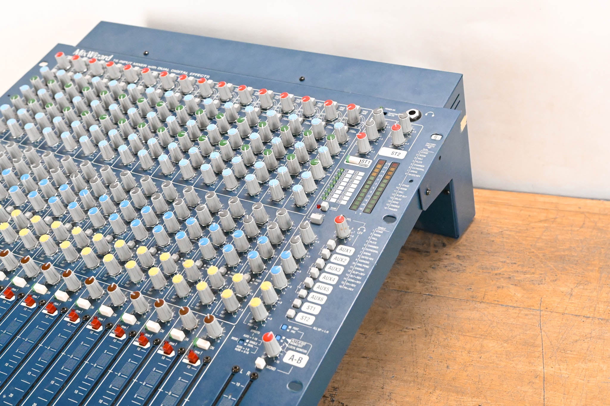 Allen & Heath MixWizard WZ16:2DX 16-Channel Audio Mixer