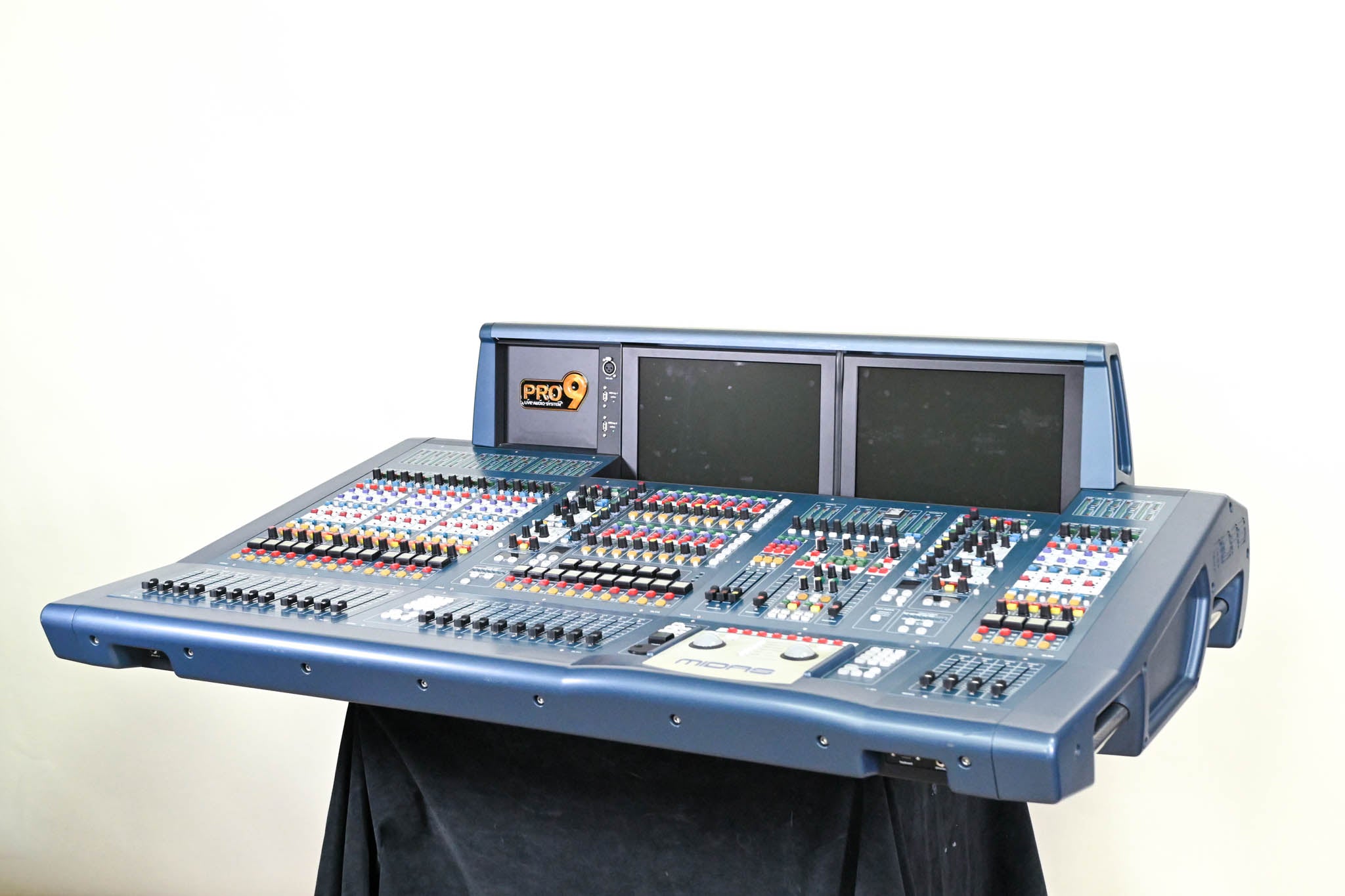 Midas PRO9 Live Audio Mixing System with DL371 Engine