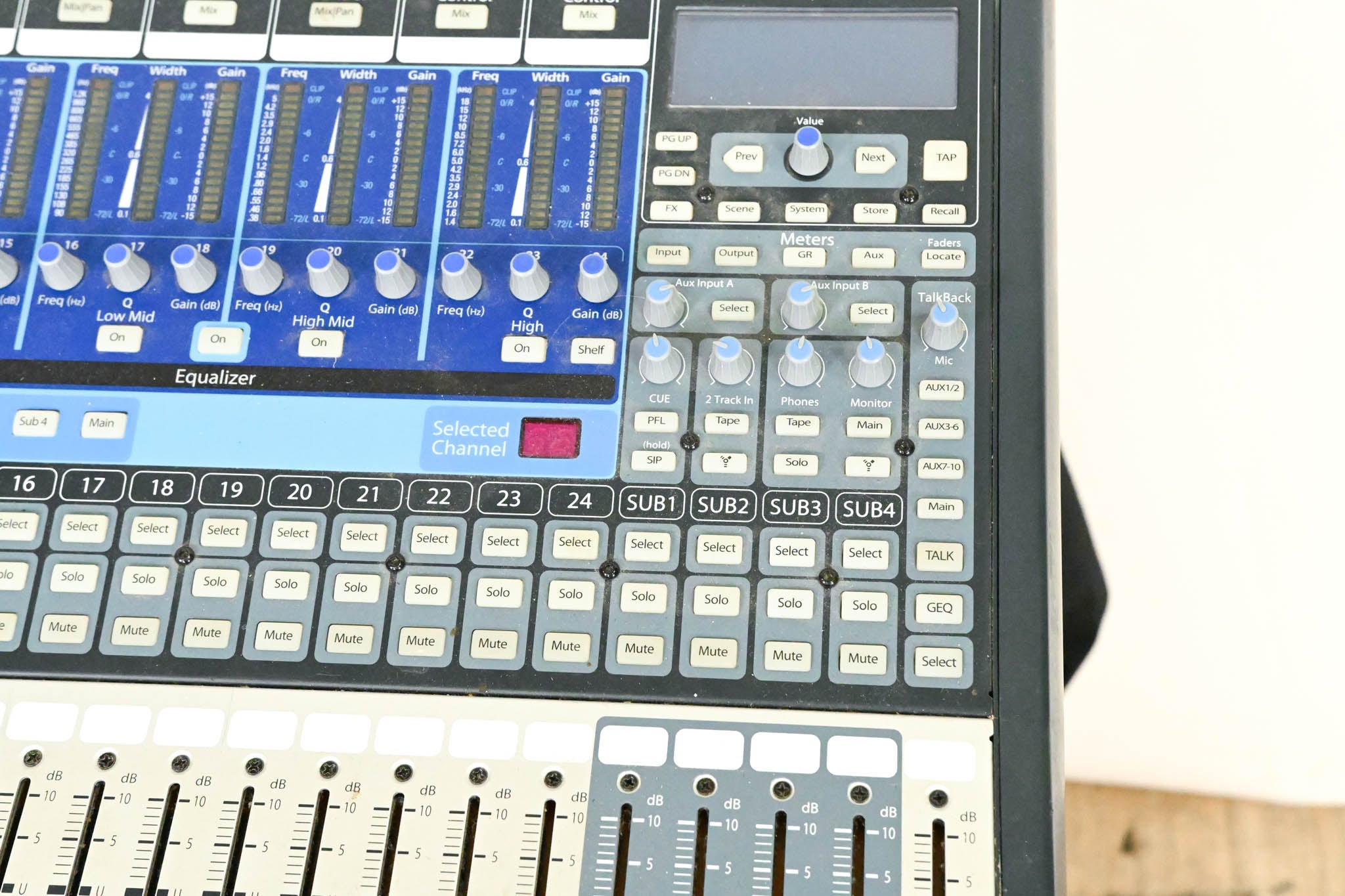 PreSonus StudioLive 24.4.2 24-Channel Digital Audio Mixer