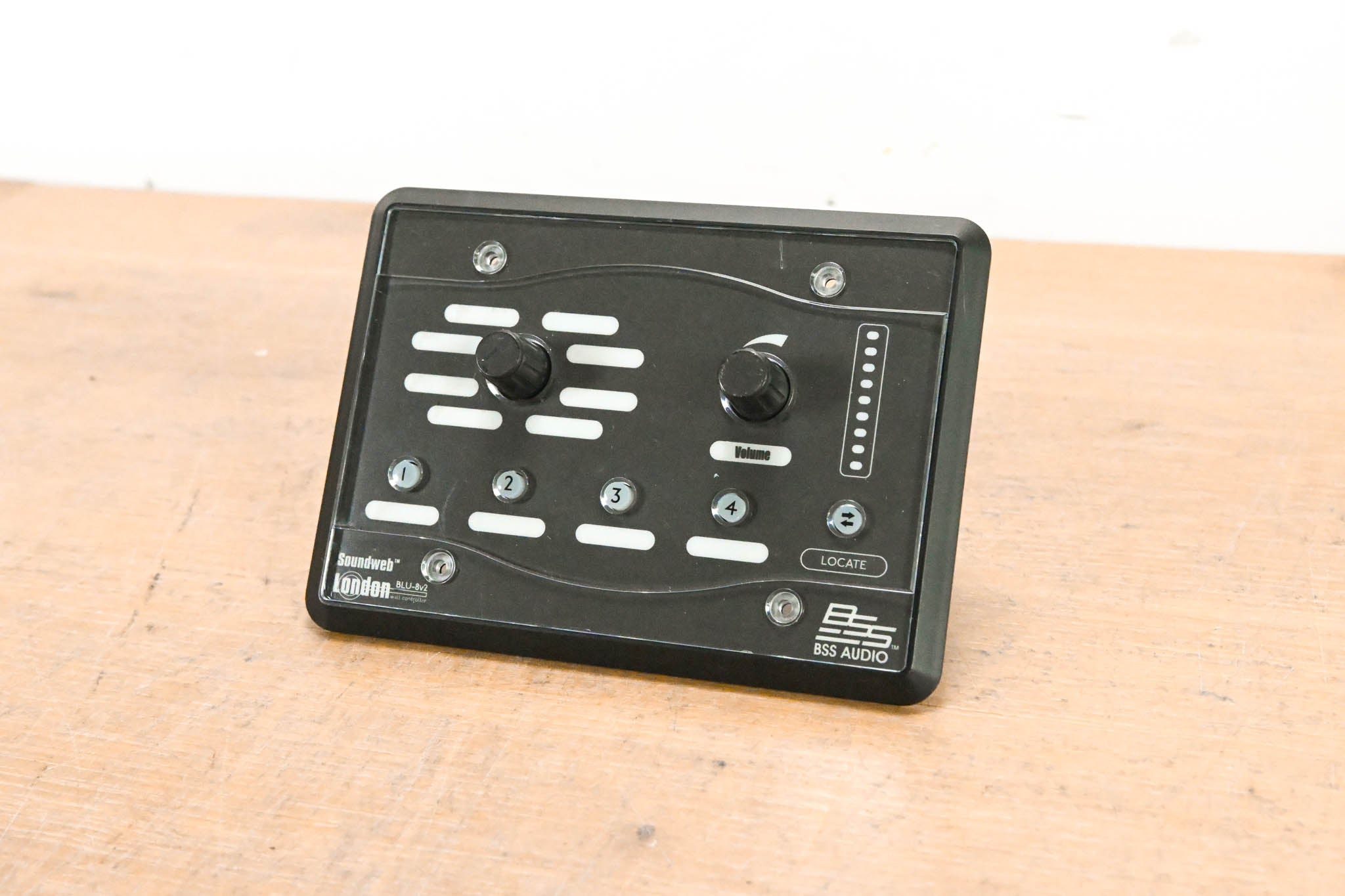 BSS BLU-8v2BLK Programmable Zone Controller