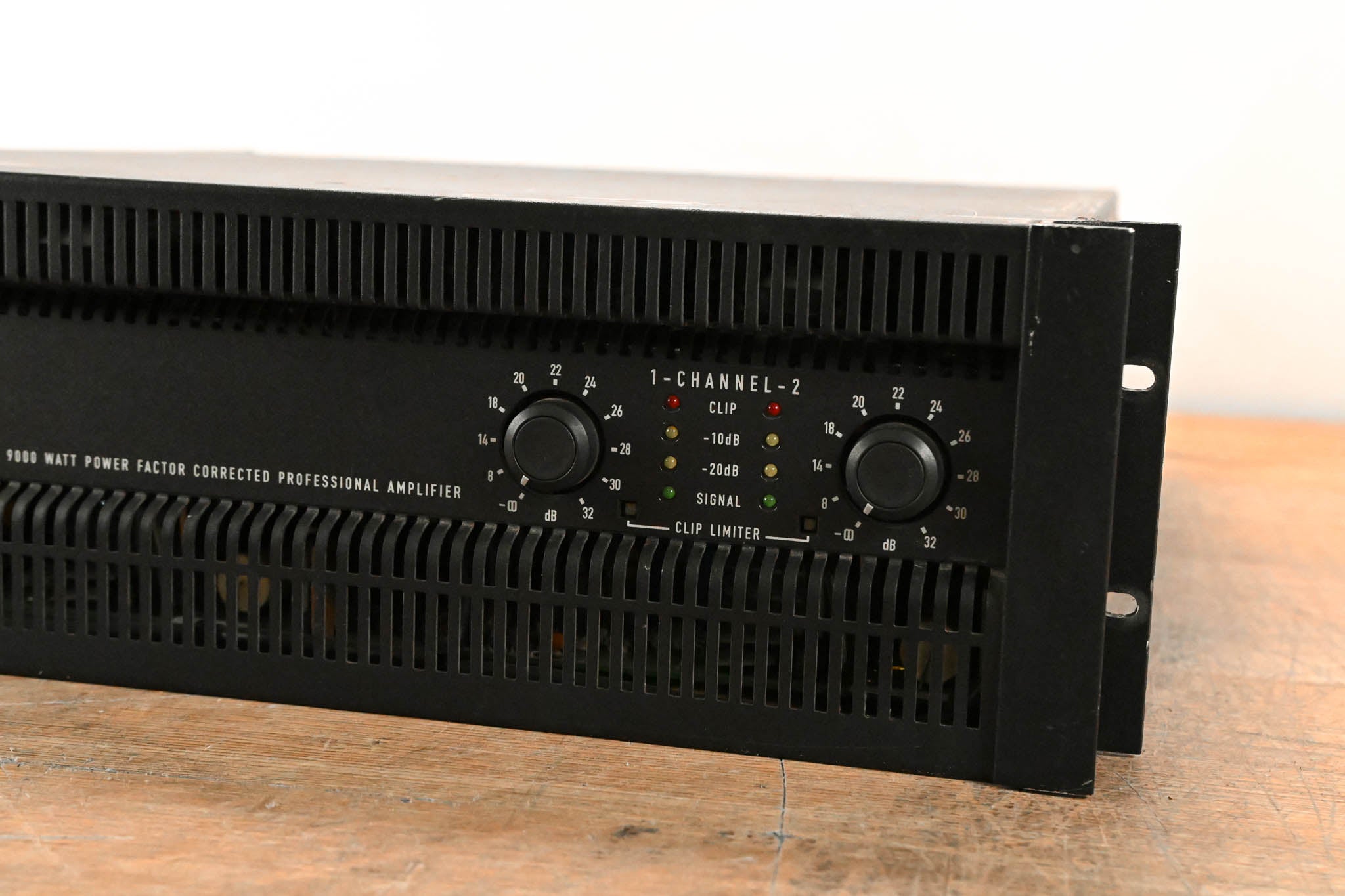 QSC PowerLight 9.0 PFC Power Factor Corrected 2-Channel Power Amplifier