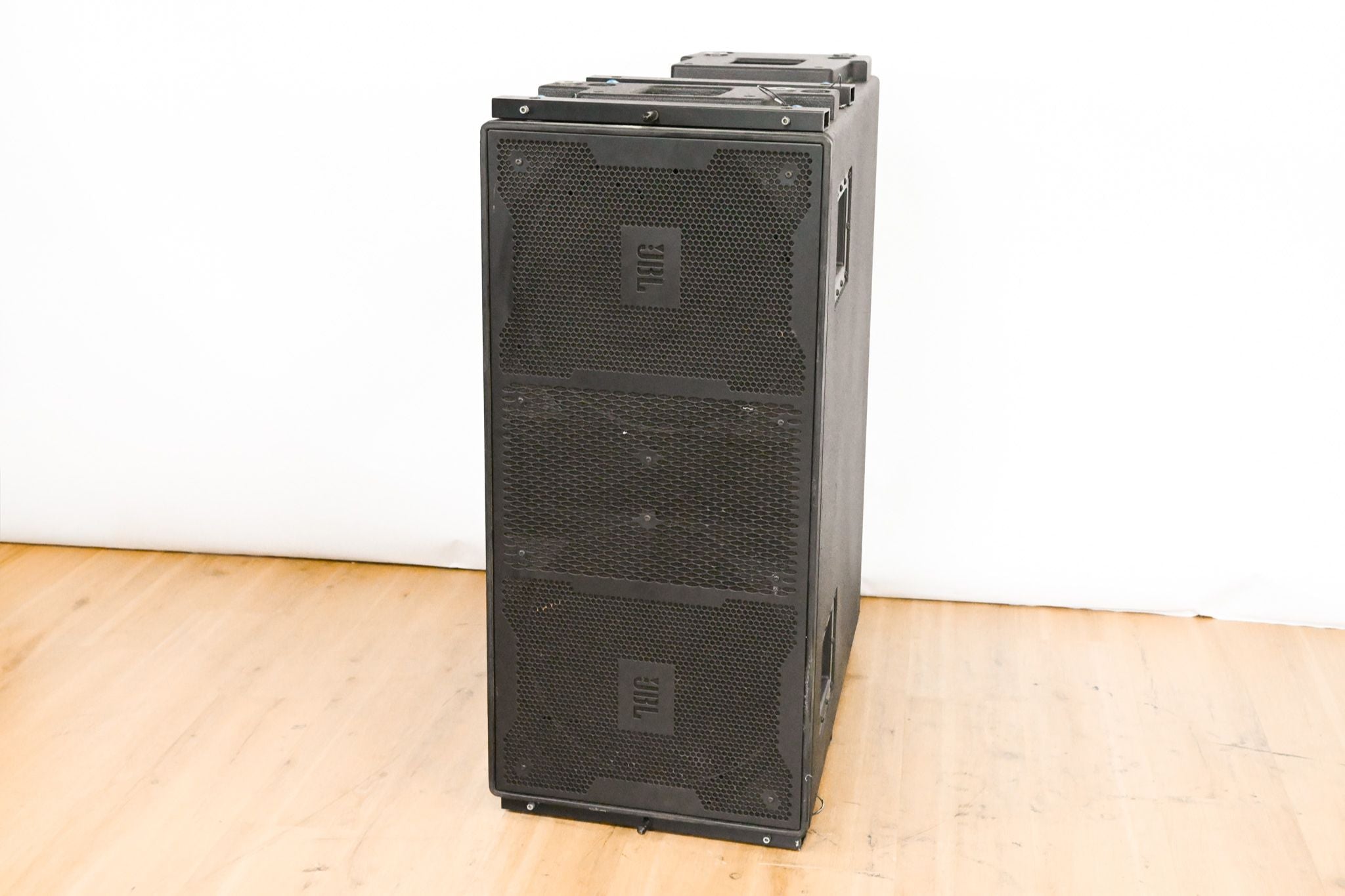 JBL VT4882DP Powered Dual 15" VerTec Line Array Subwoofer