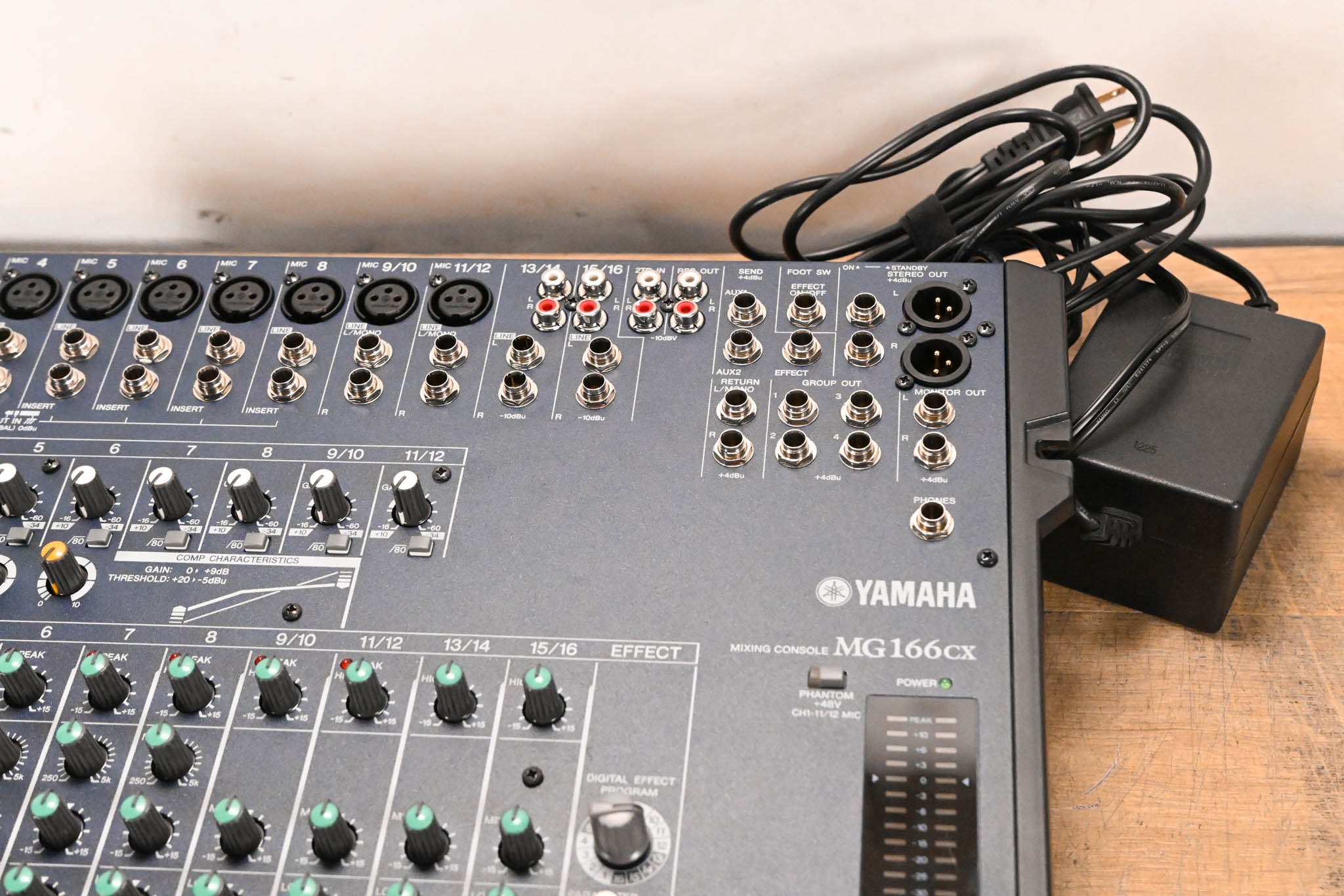 Yamaha MG166CX 16-Channel, 6-Bus Analog Mixer