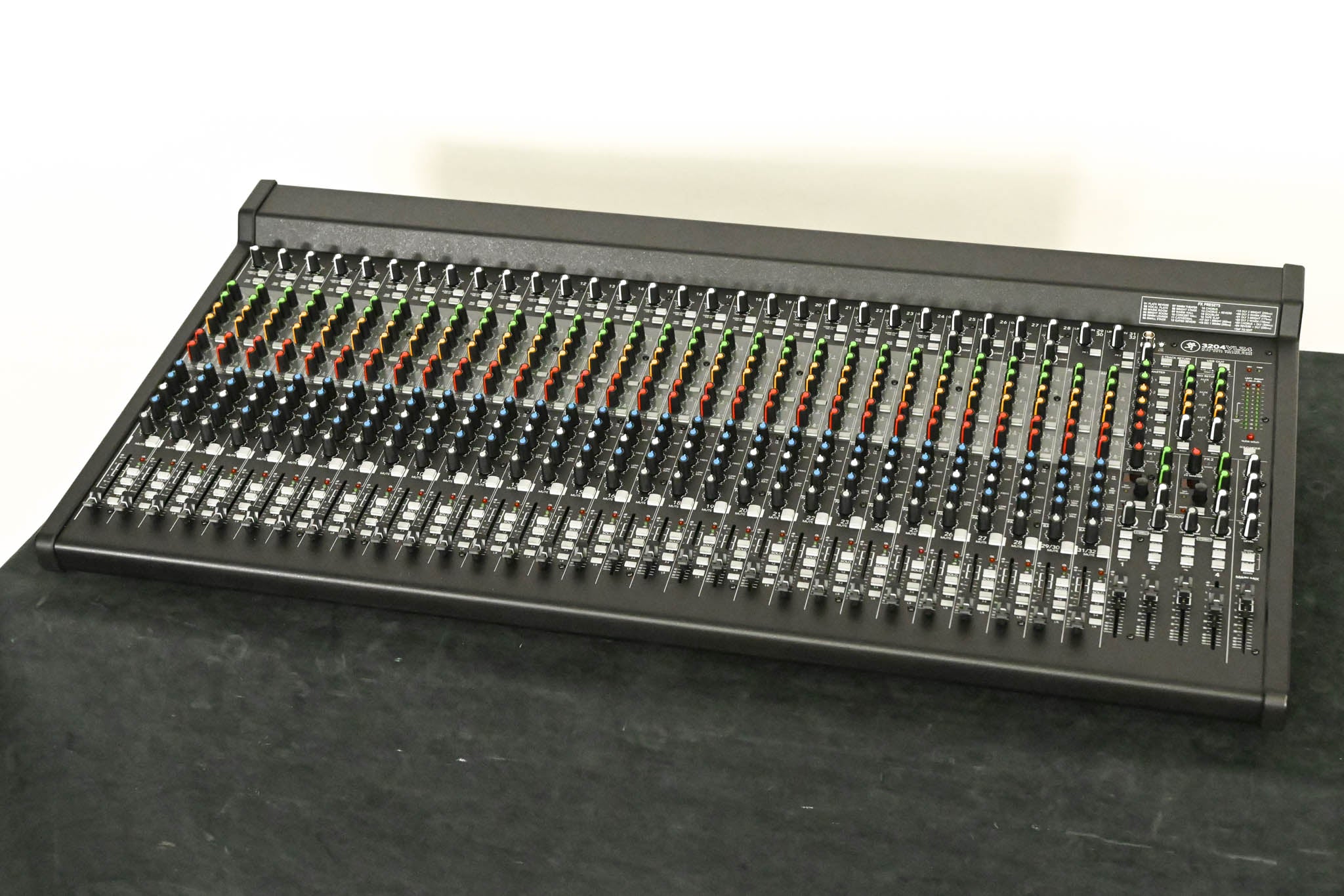 Mackie 3204VLZ4 32-Channel 4-Bus Effects Mixer with USB