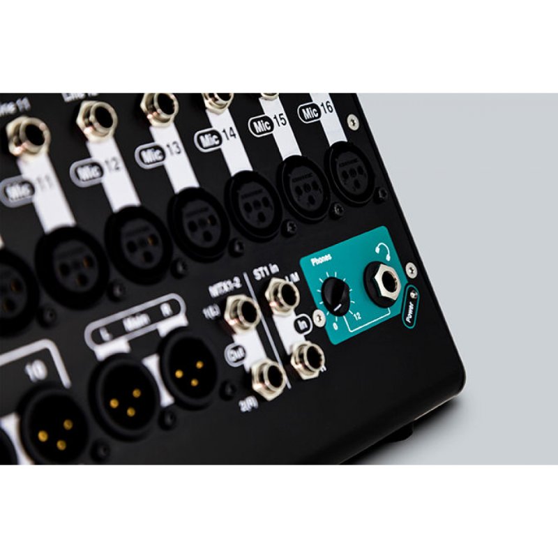 Portable 18 in / 14 out Digital Mixer