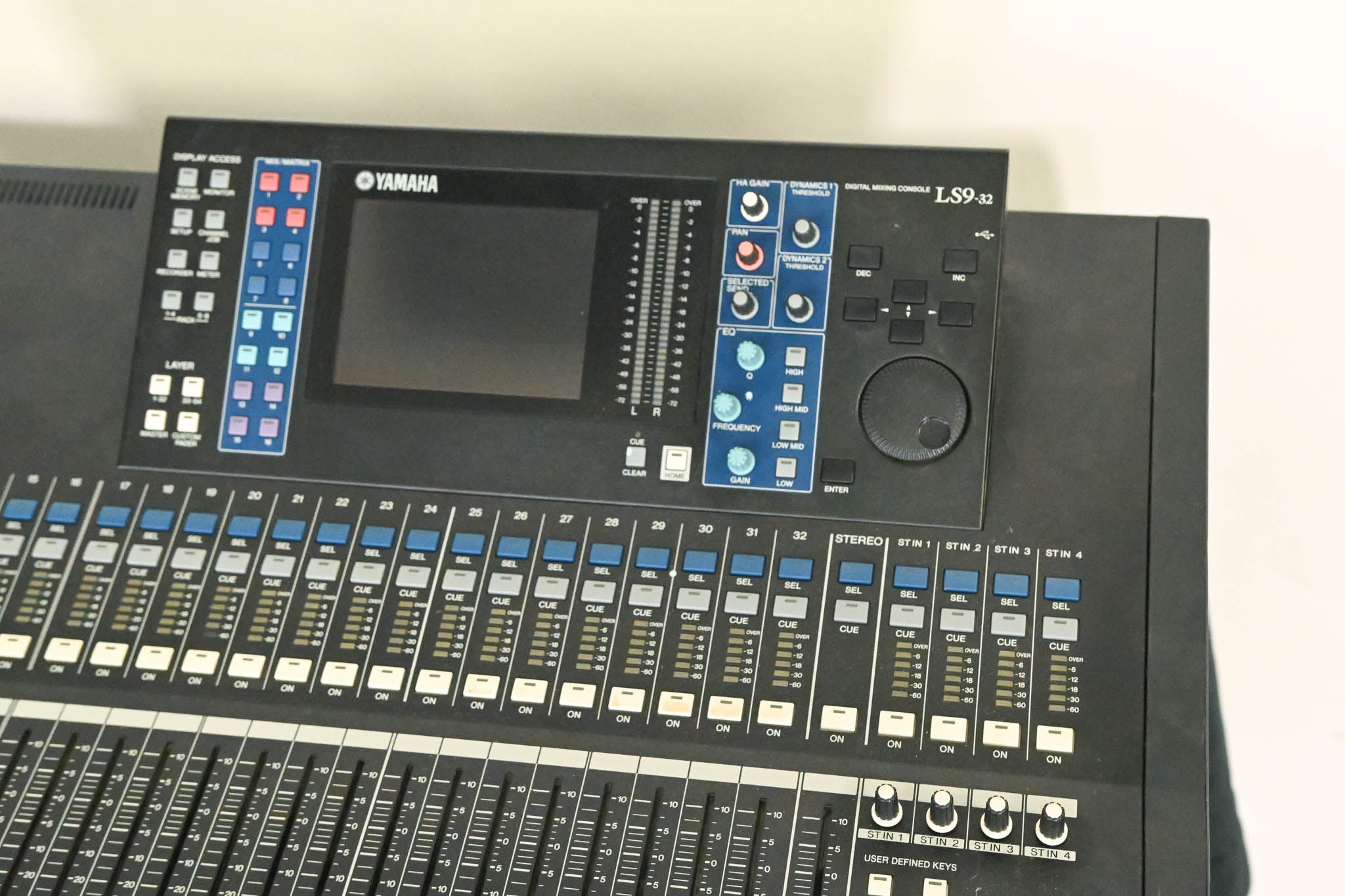 Yamaha LS9-32 32-Input Digital Mixing Console