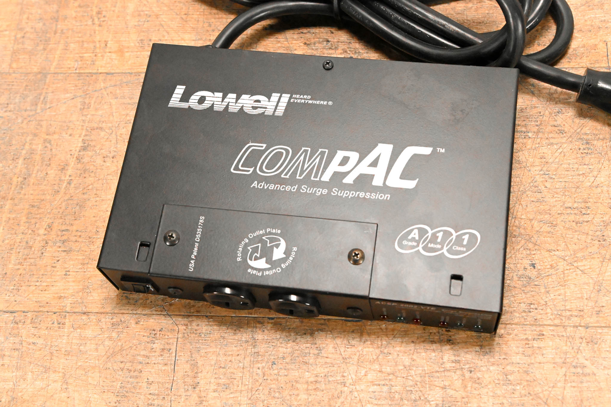 Lowell ACSP-2002-VTE Compact Surge Suppressor