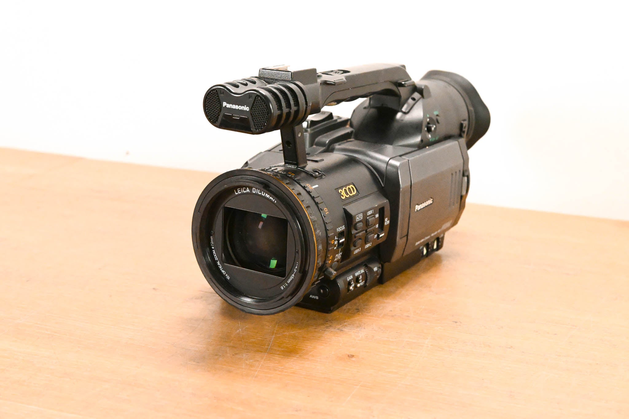 Panasonic AG-DVX100B 3-CCD Mini-DV Cinema Video Camcorder