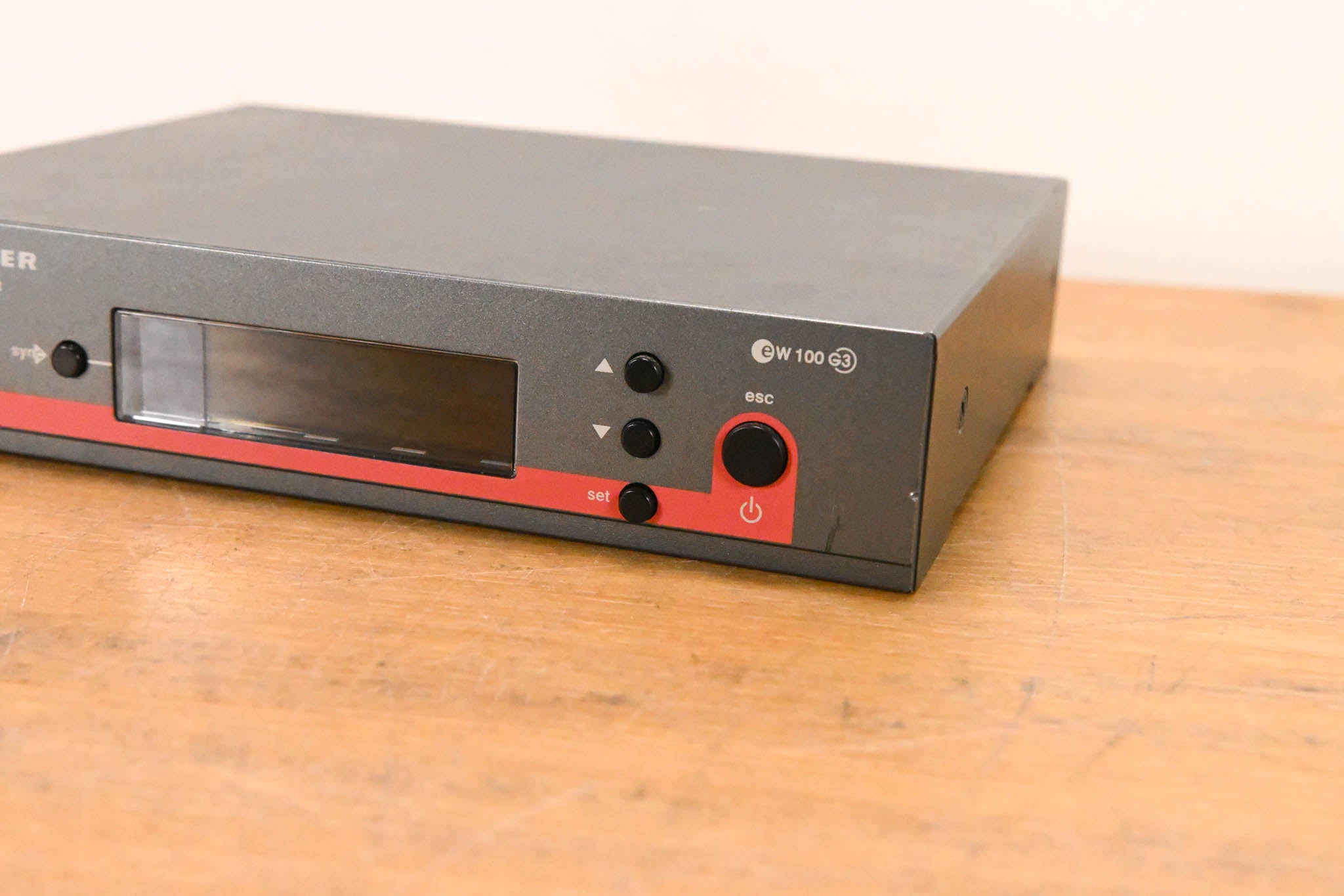 Sennheiser EM 100 G3 Wireless Receiver - 823-865 MHz (NO POWER SUPPLY)