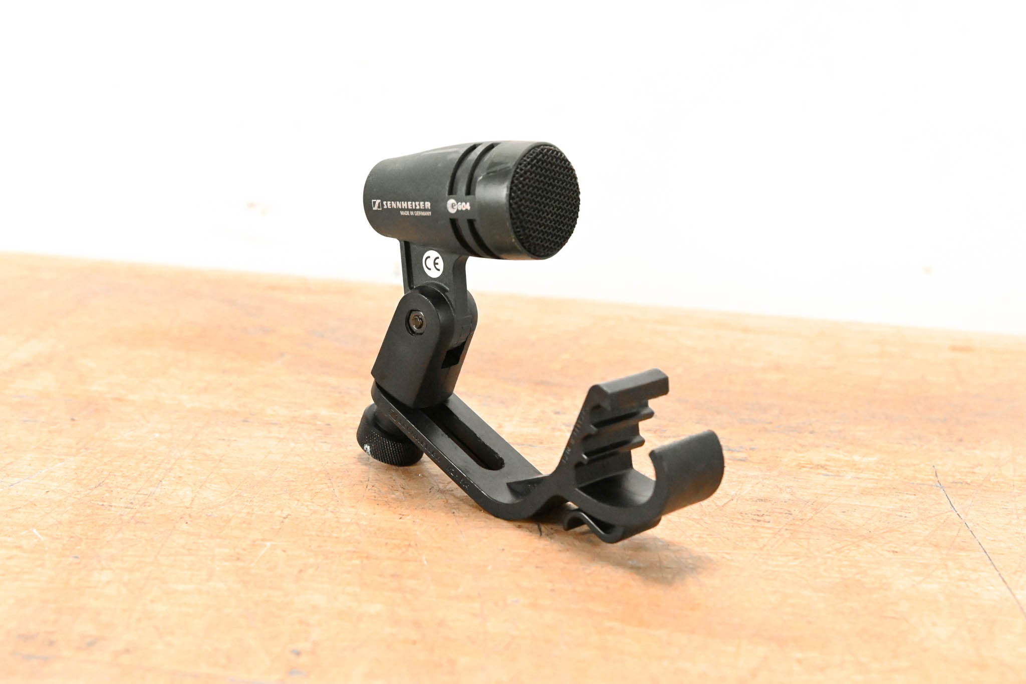 Sennheiser e 604 Dynamic Cardioid Instrument Microphone