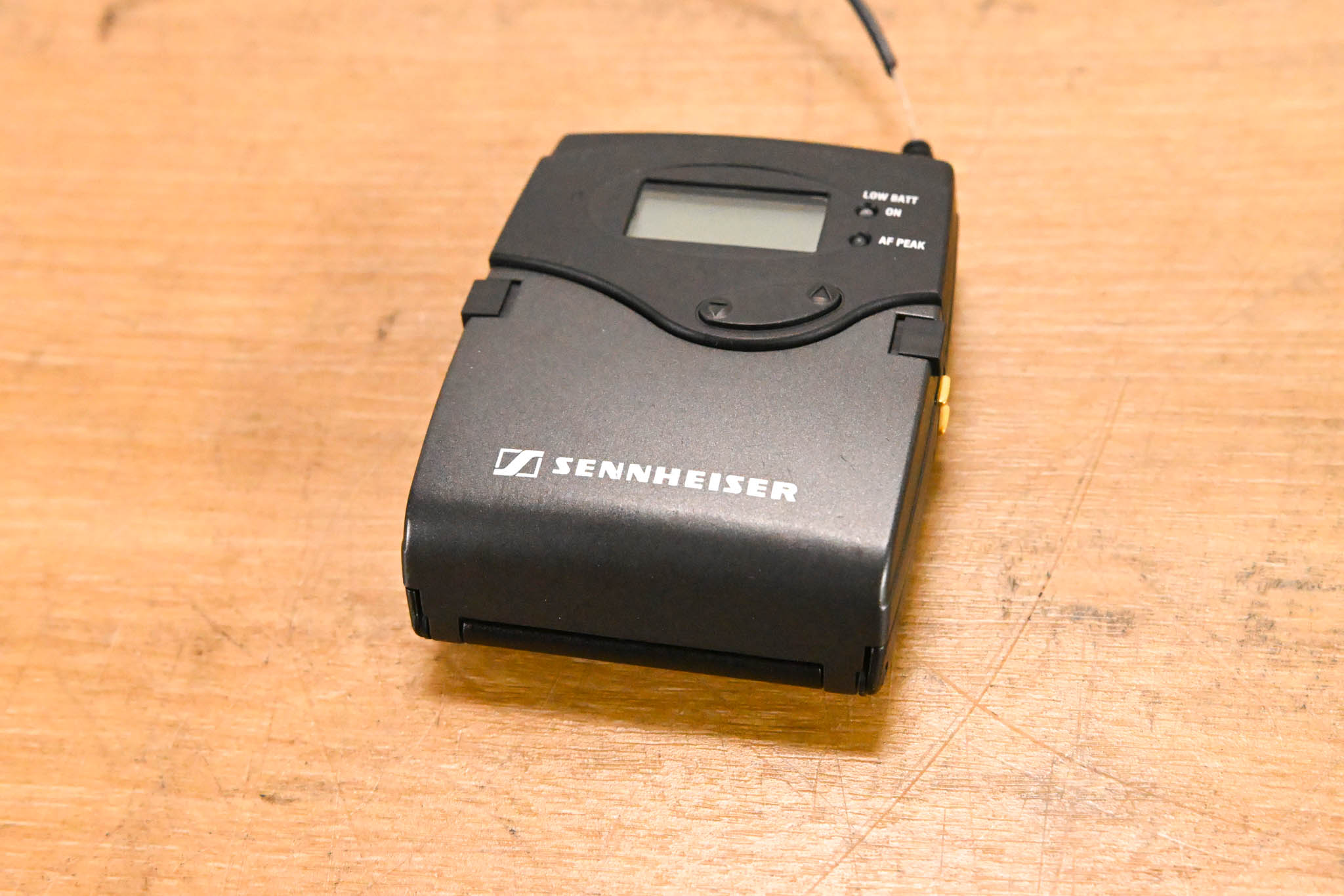 Sennheiser EM 2050 Wireless Receiver w/ one Beltpack - 516-558 MHz