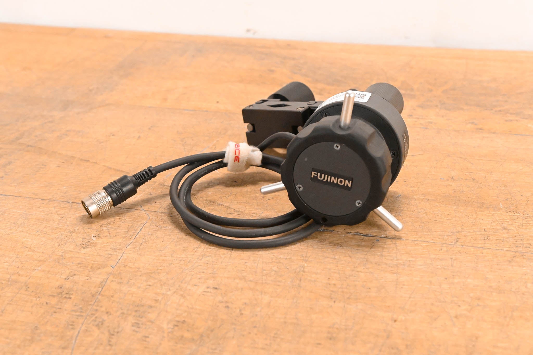 Fujinon EPD-21A-A02 Focus Demand with MCA-7 Mounting Clamp