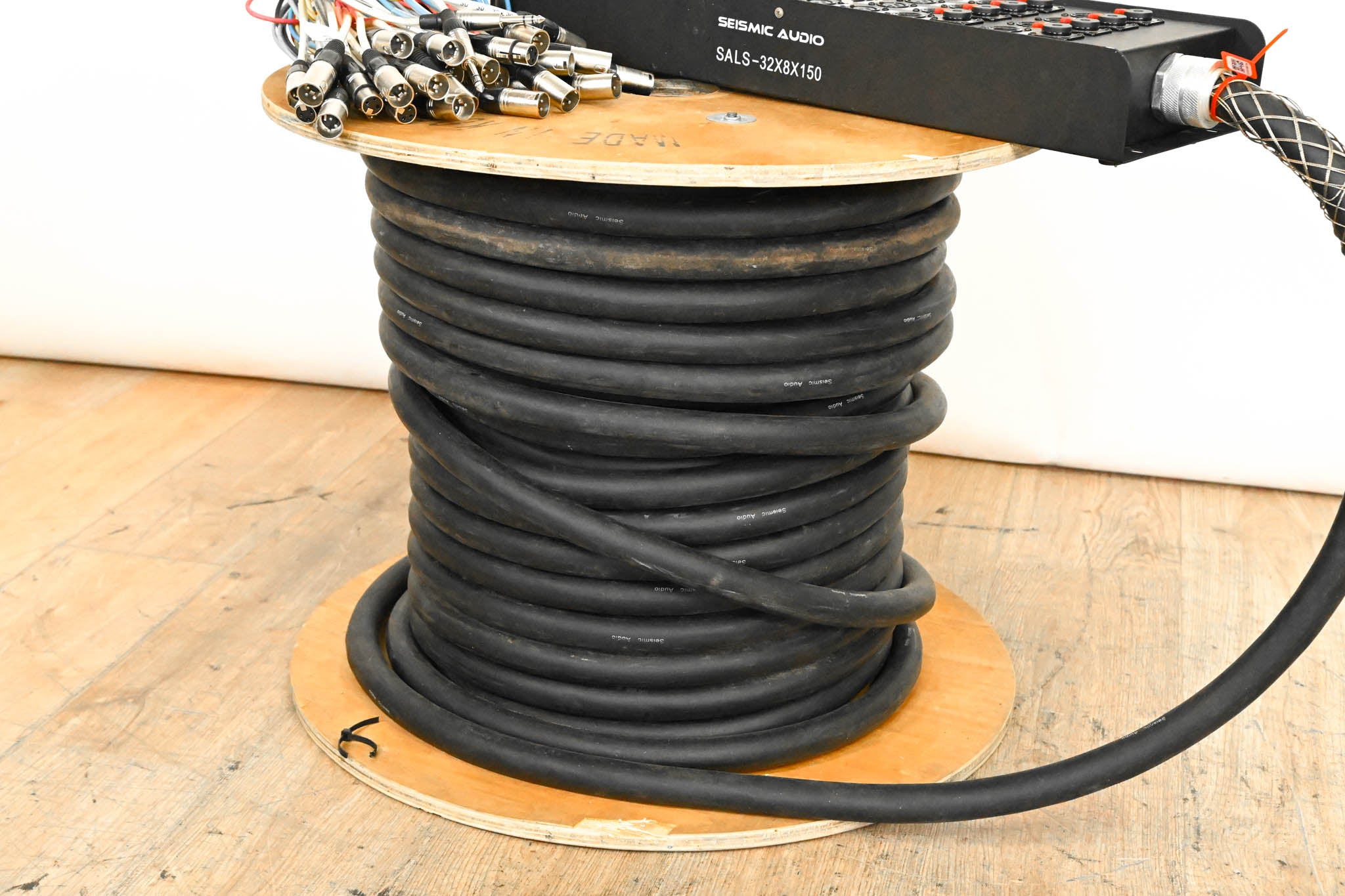 Seismic Audio SALS-32x8x150 32-Channel Snake with 8 Returns - 150 ft