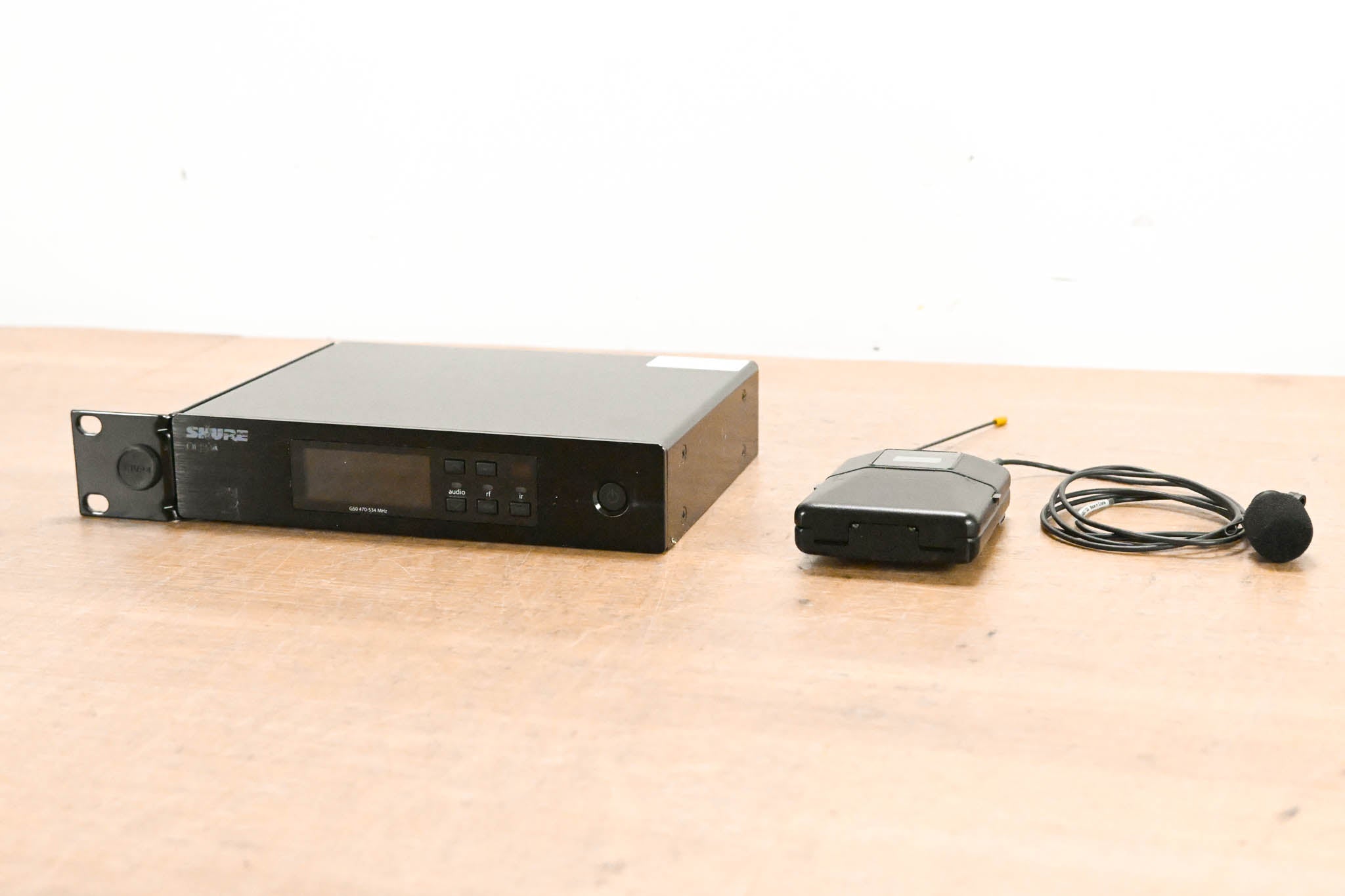 Shure QLXD14 Bodypack Wireless System w/ Lav Mic - G50 Band (NO PSU)