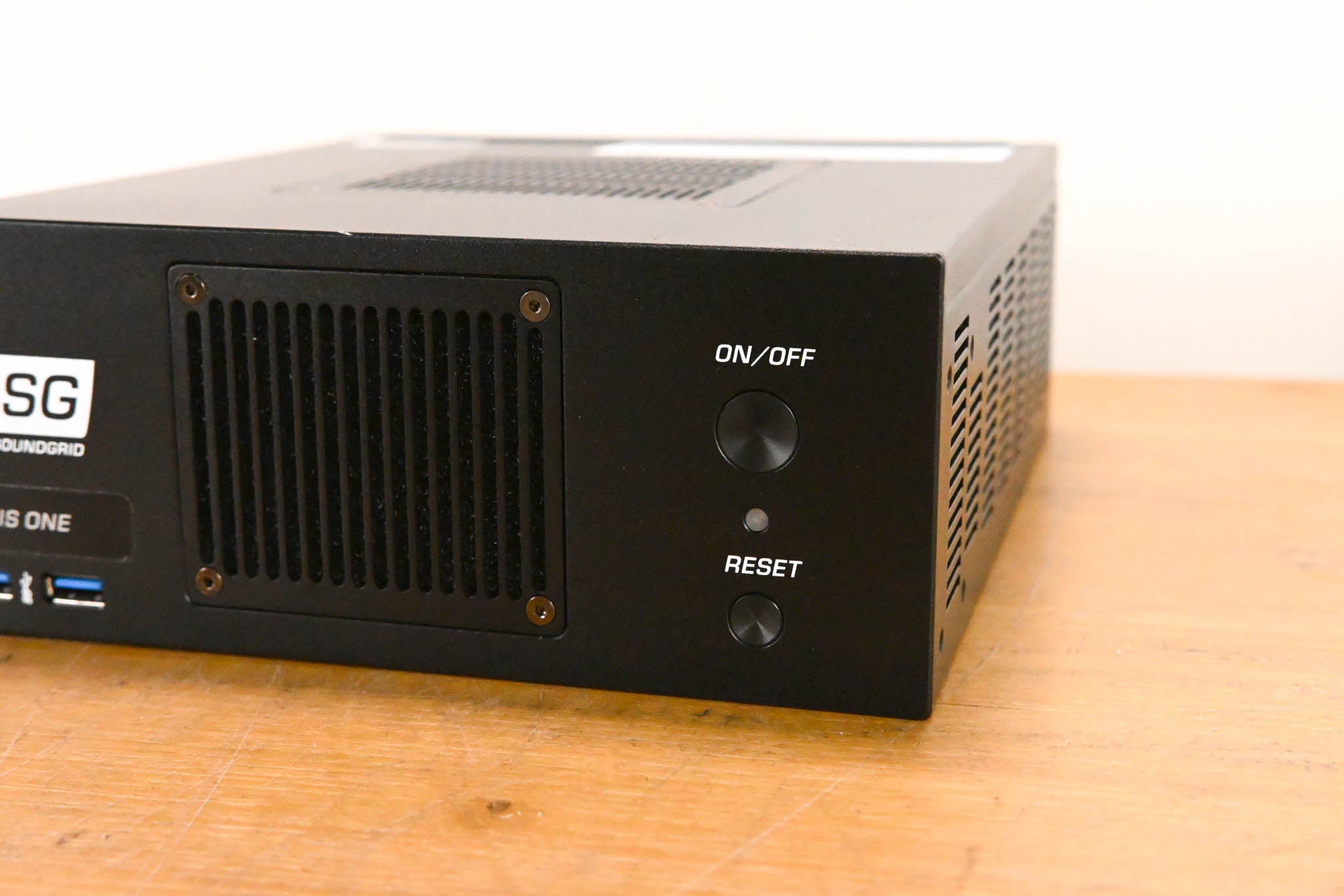 Waves SoundGrid Axis One SoundGrid Computer for Live Audio