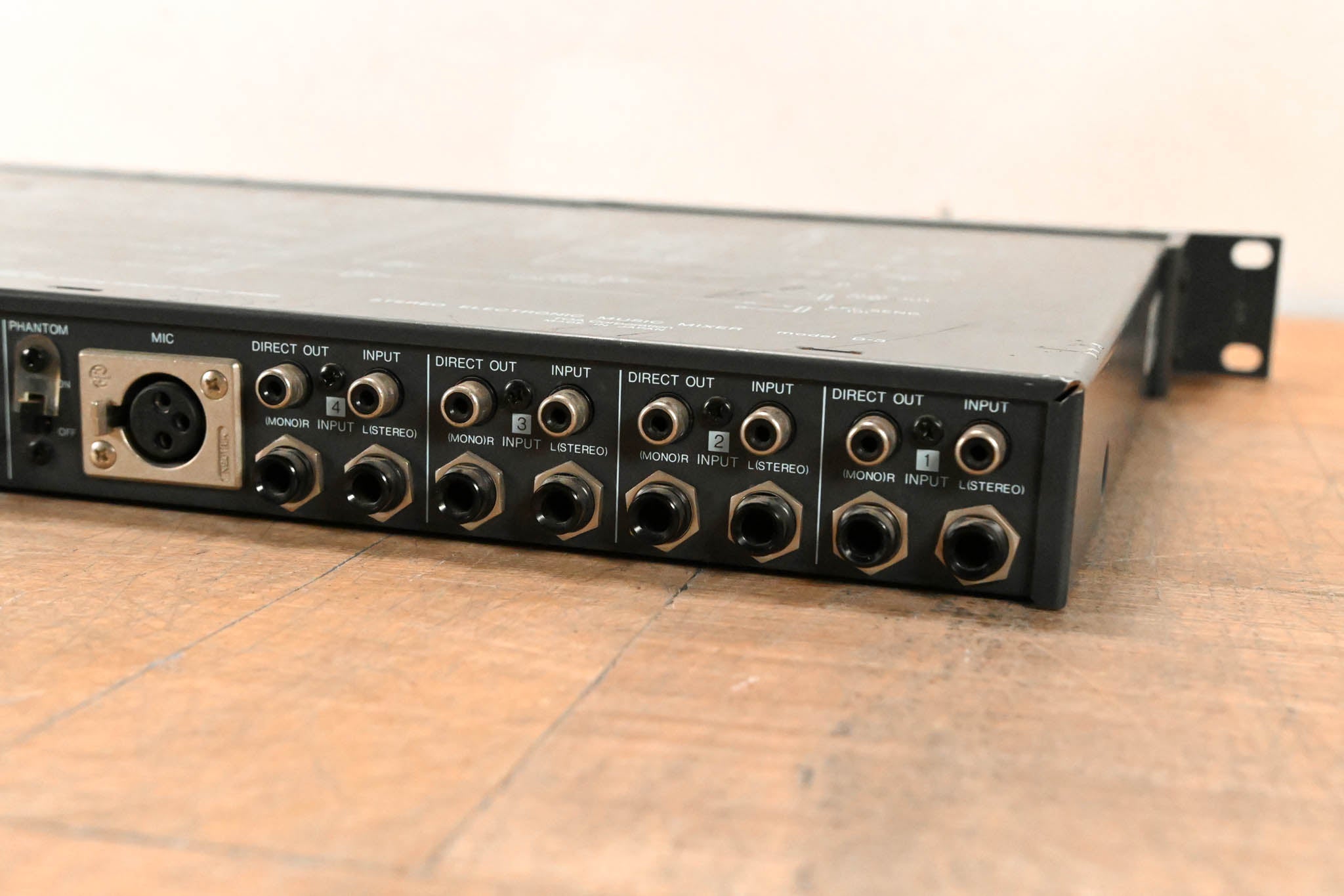 TOA D-3 Stereo Electronic Music Mixer