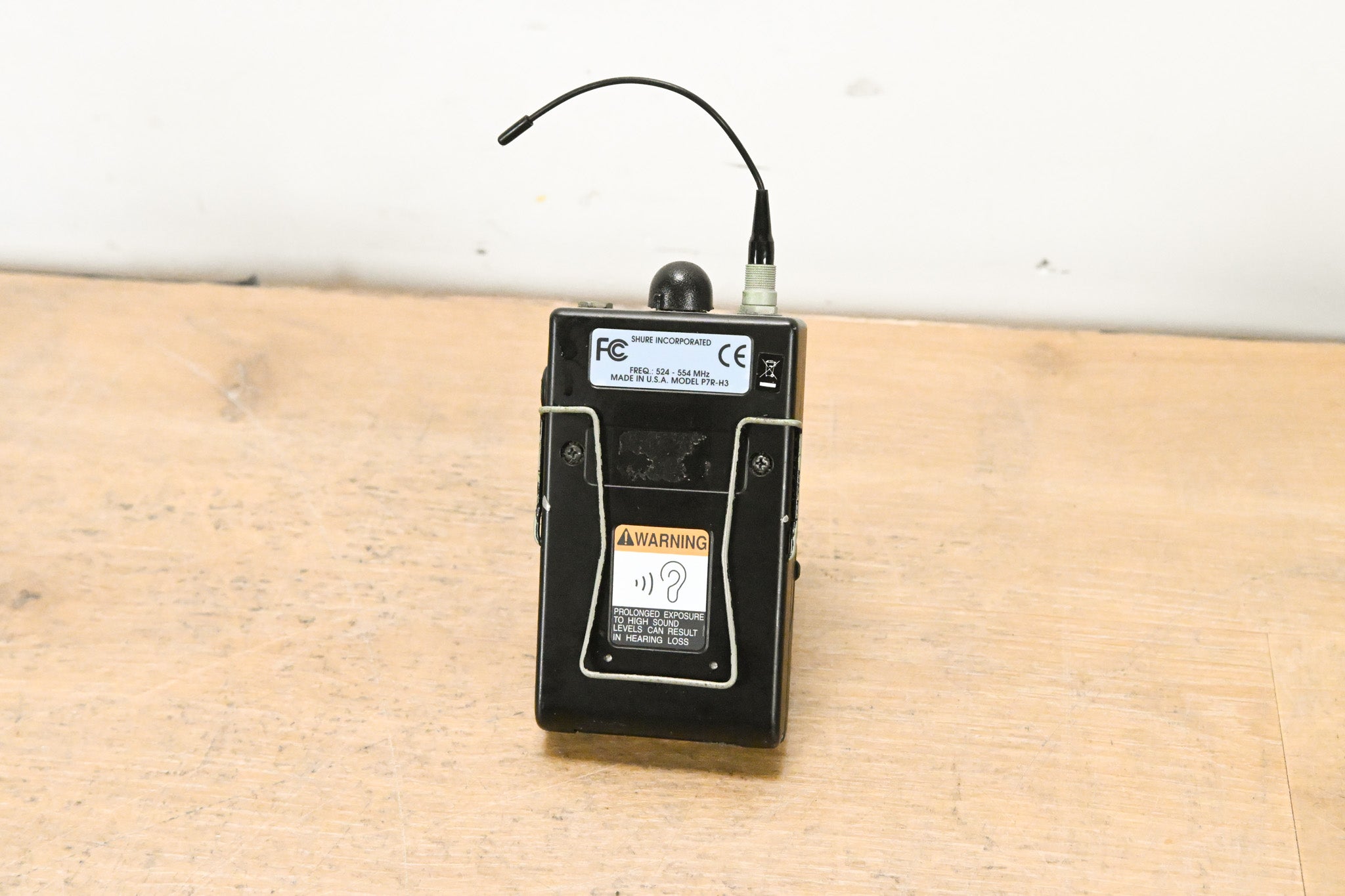 Shure PSM 700 Wireless In-Ear Monitoring System - H3 Band: 524-554 MHz