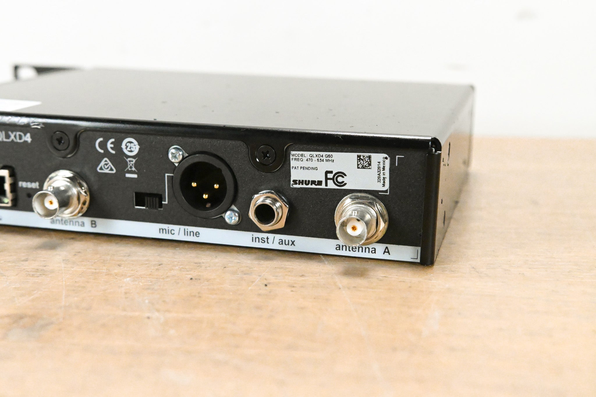 Shure QLXD24/KSM9HS Digital Handheld Wireless System - G50 Band (NO PSU)