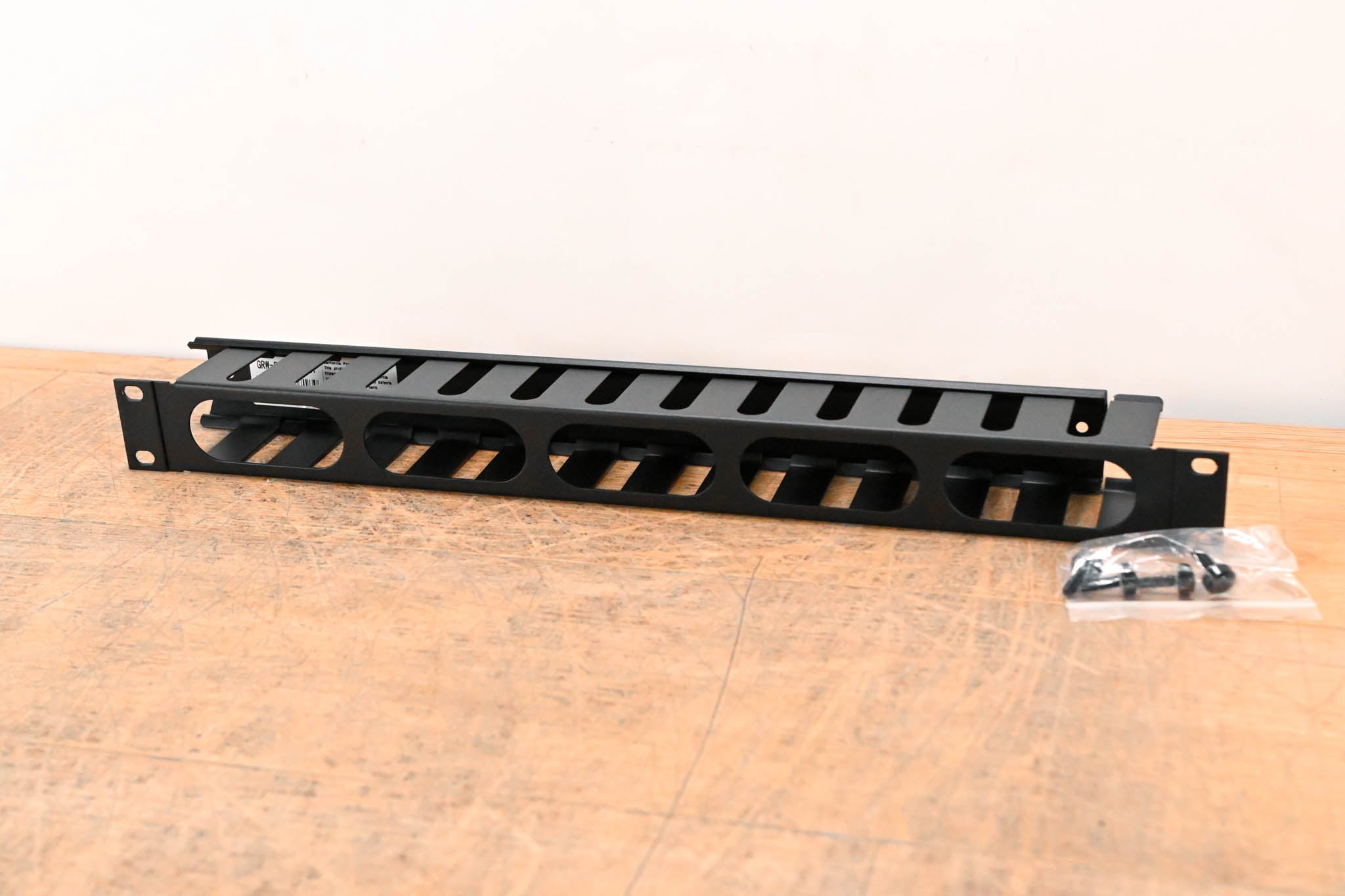 Gator Rackworks GRW-PNLCBLMNG1 1U Cable Management with Cap