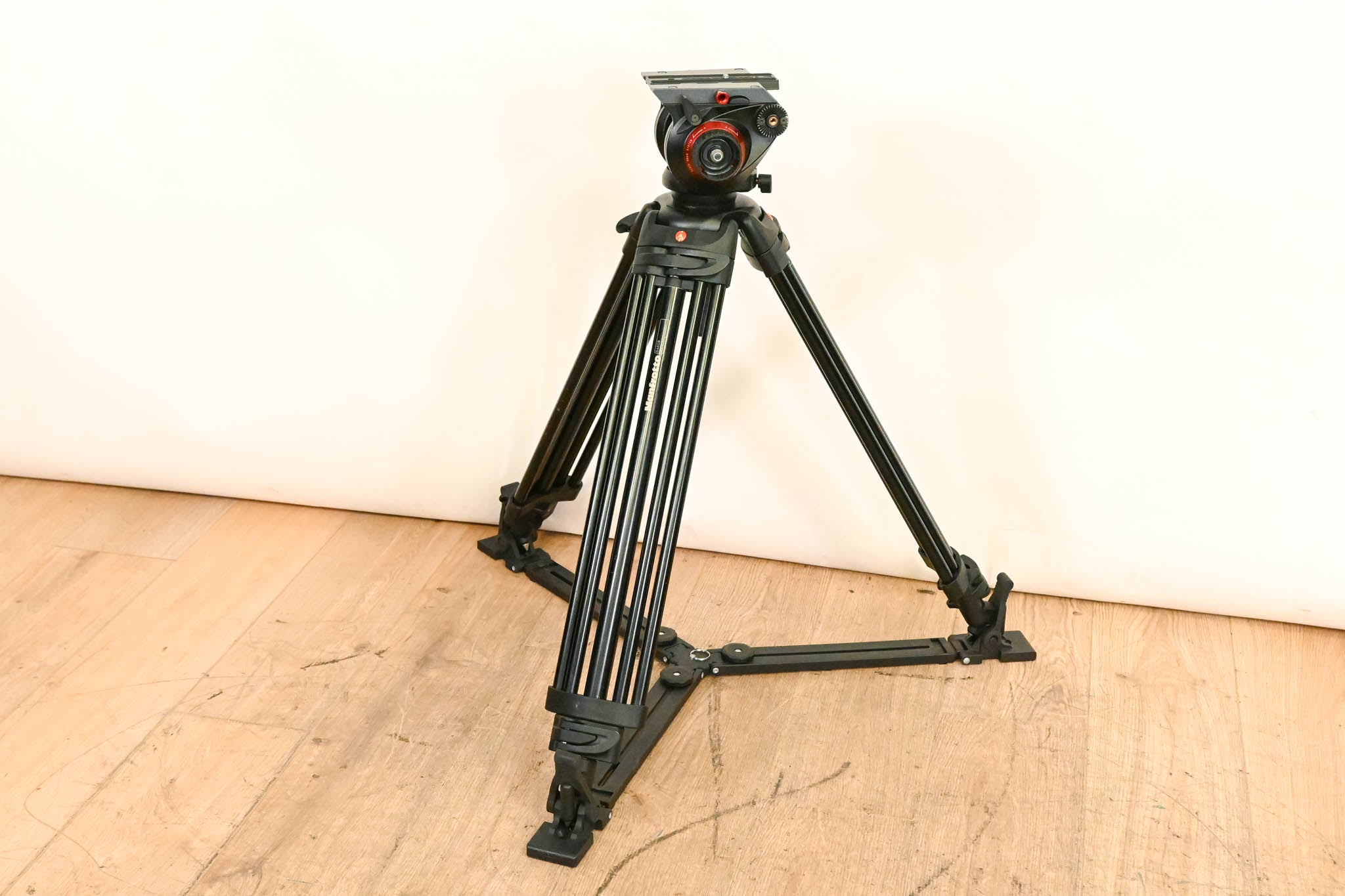 Manfrotto 504HD Fluid Video Head with 546GB 2-Stage Tripod