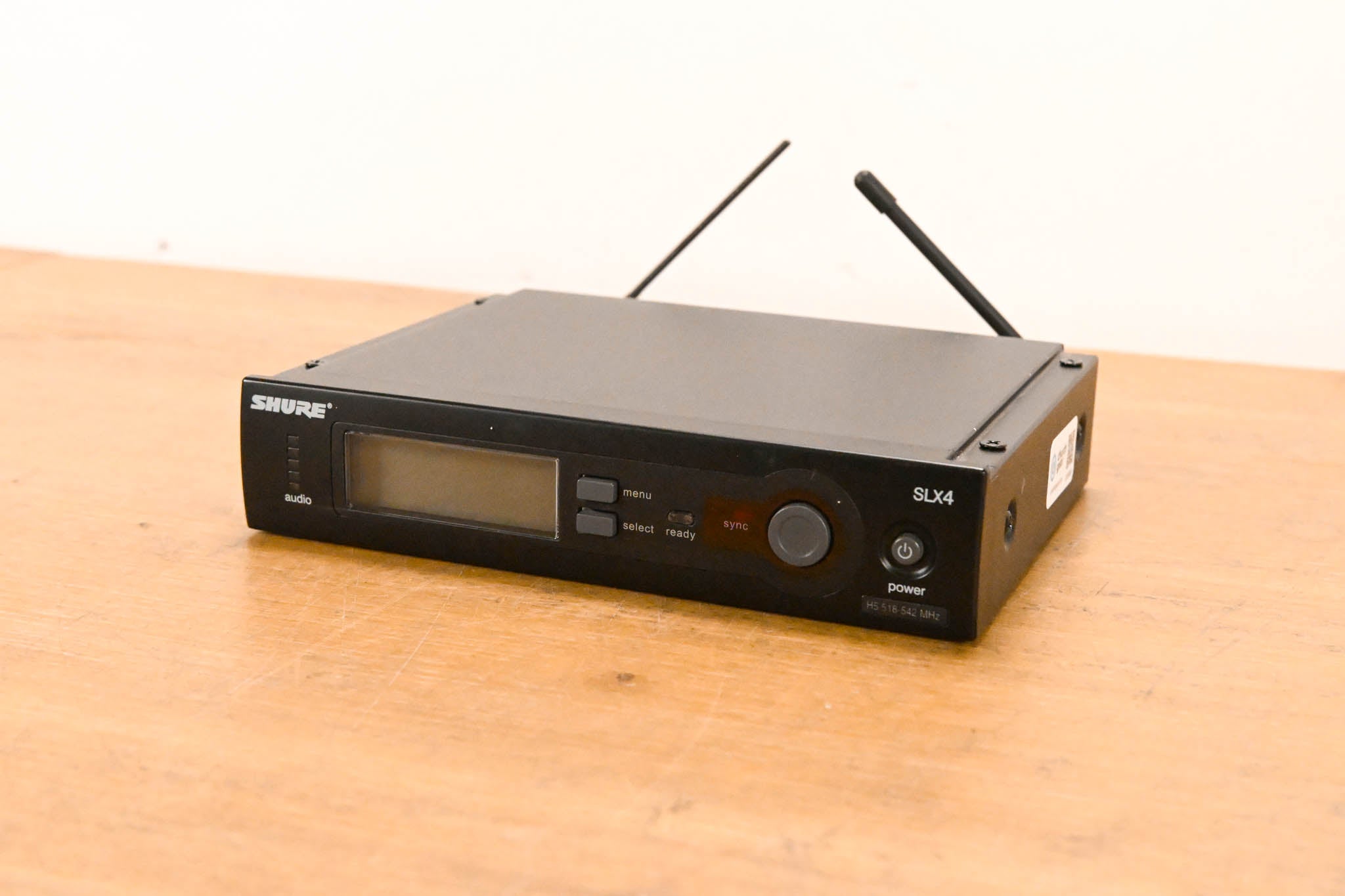 Shure SLX4 Wireless Receiver - H5 Band: 518-542 MHz (NO POWER SUPPLY)