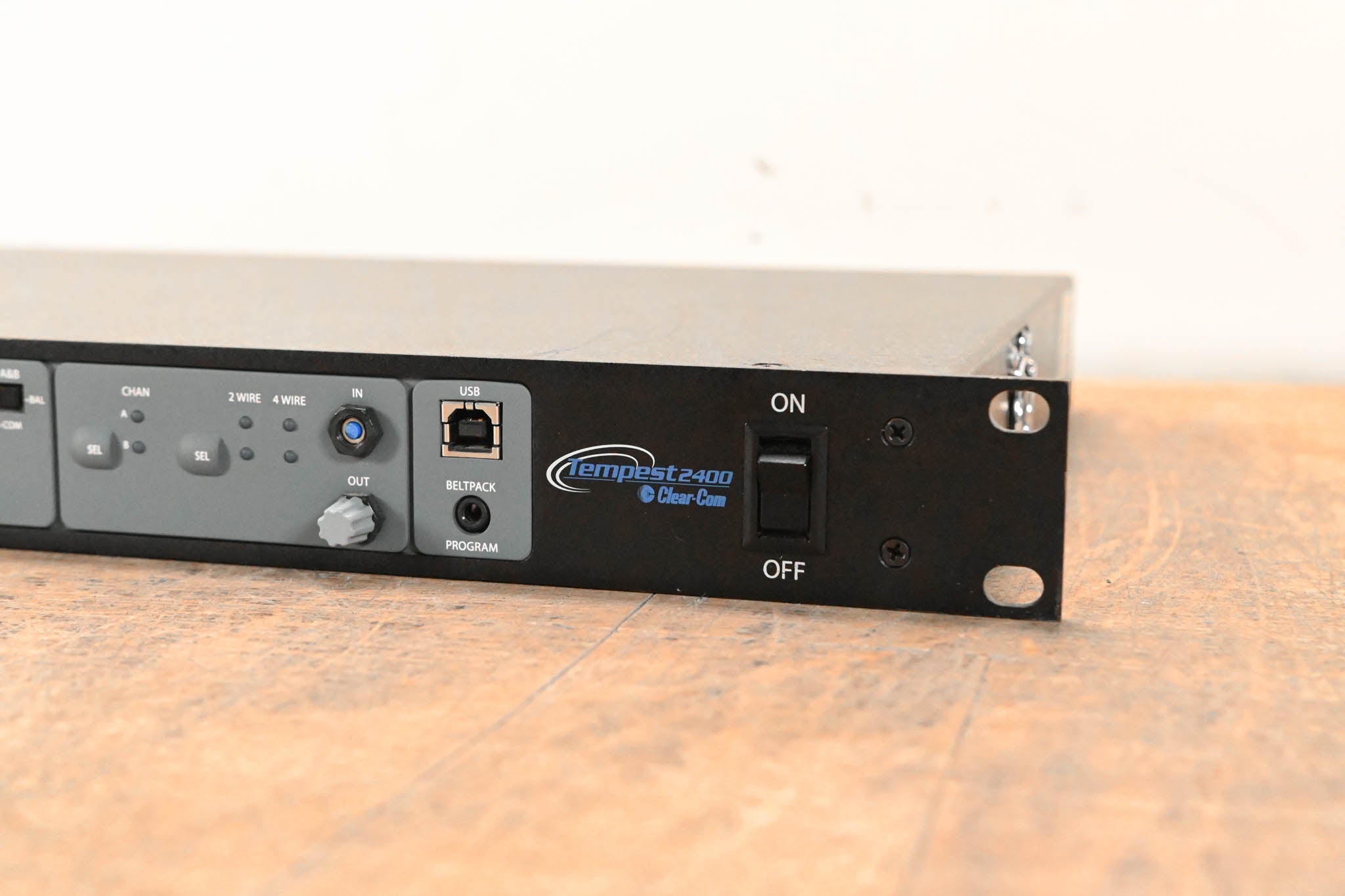 Clear-Com CM-222 Tempest 2.4 GHz 2-Channel Base Station
