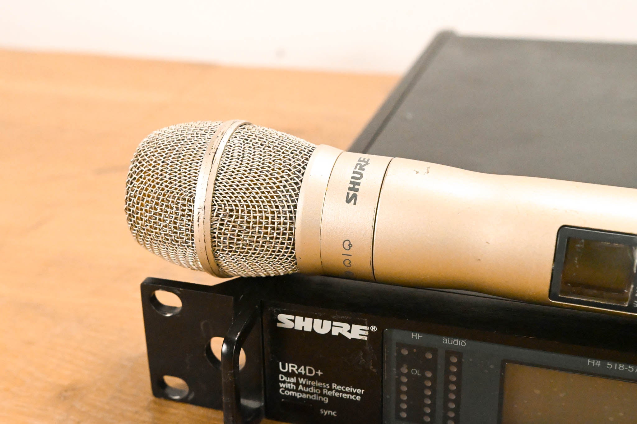 Shure UR4D+ Dual Wireless Receiver with UR2/KSM9 Mic Pair - H4 Band