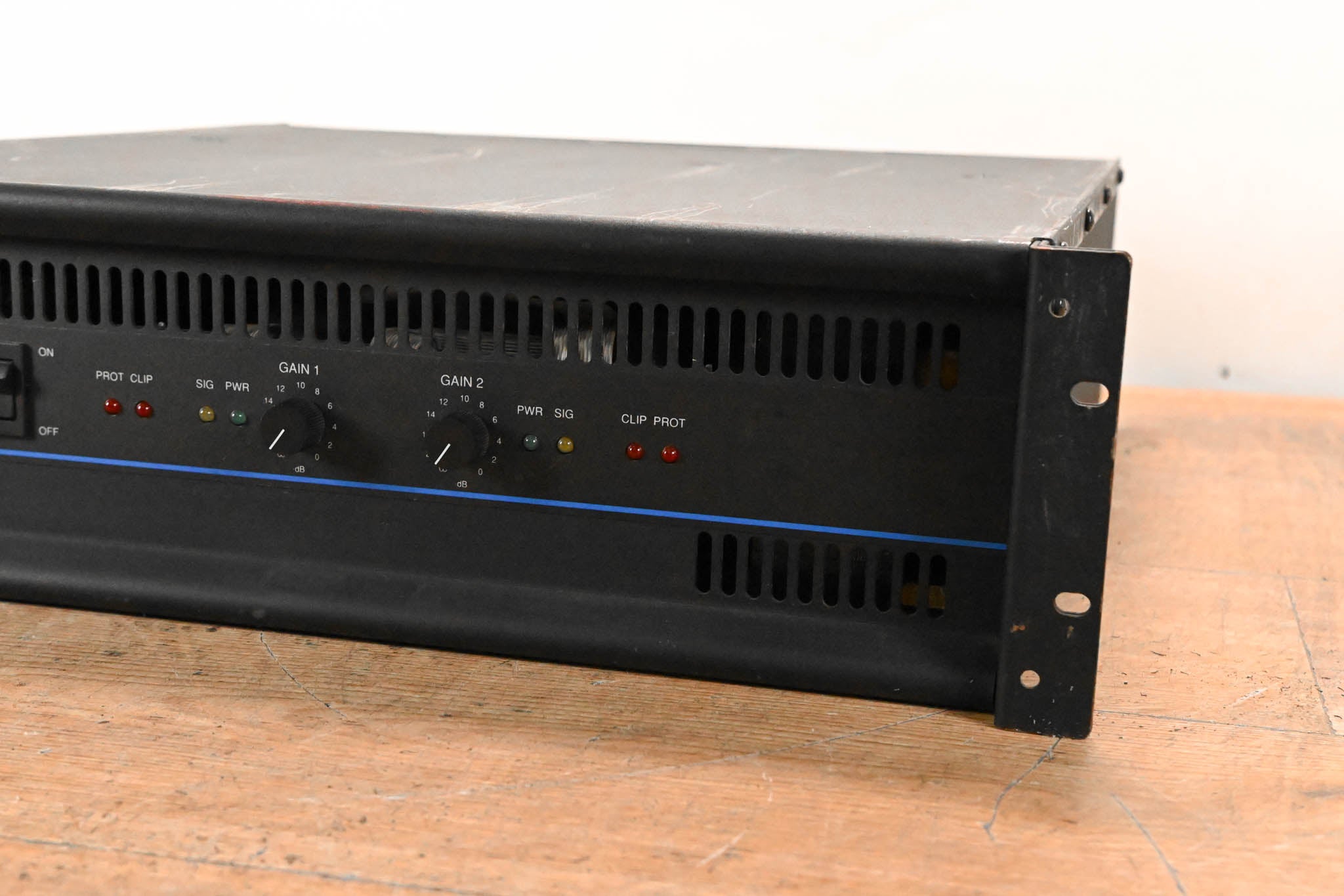 QSC MX 2000a Two-Channel Power Amplifier