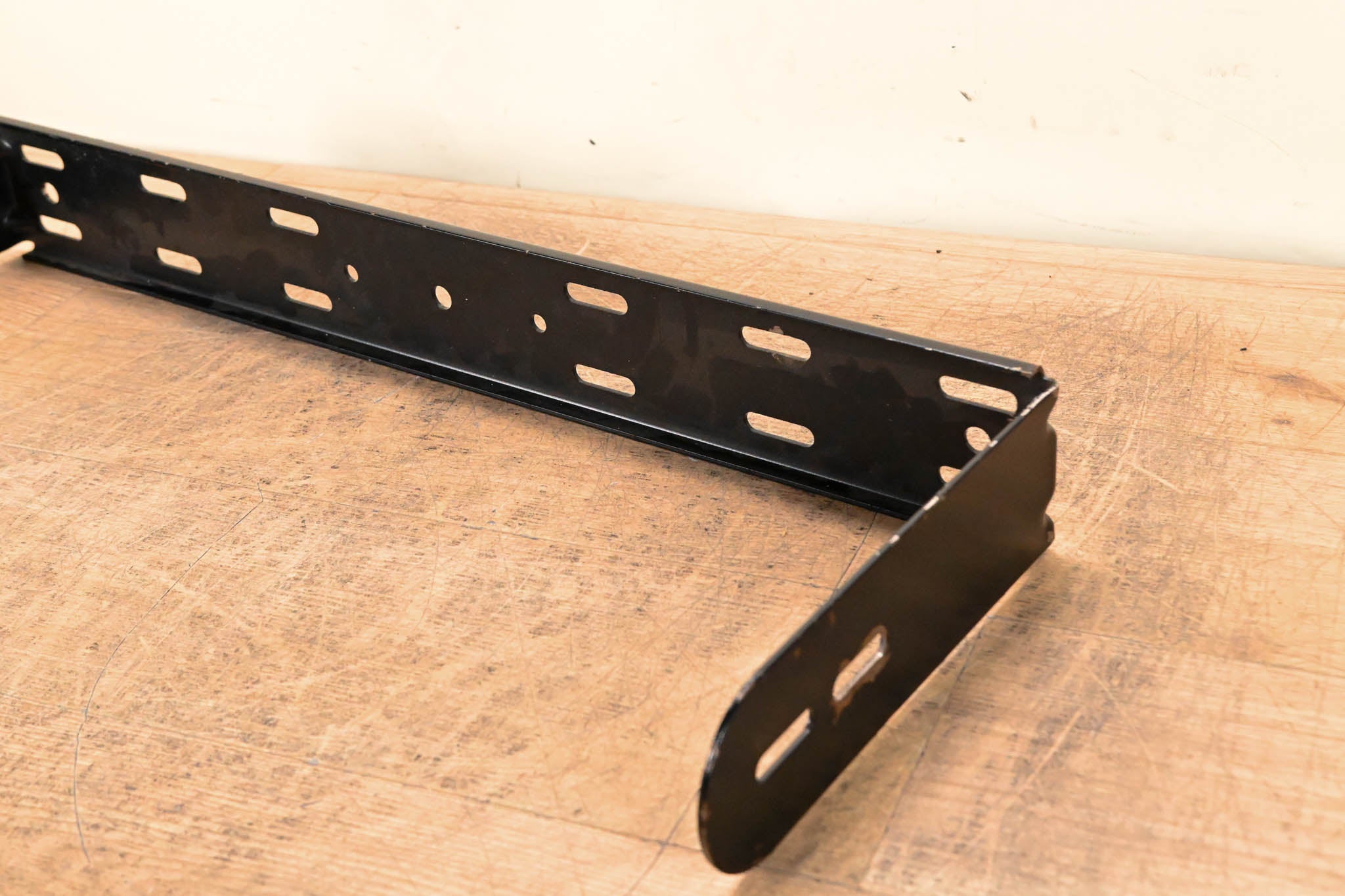 Yamaha UB2208 U-Bracket for IF2208 Speaker