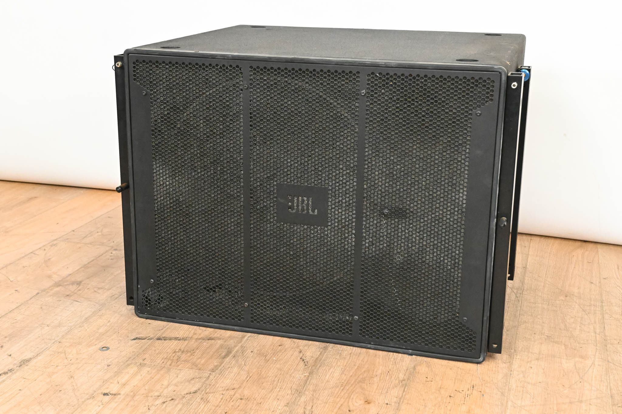 JBL VT4881A Compact Arrayable 18" Subwoofer