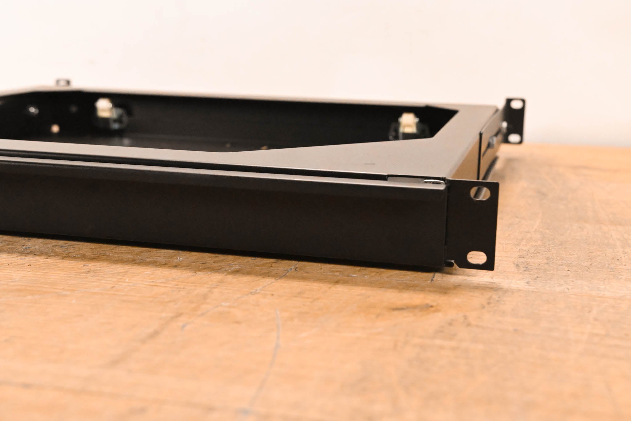 Gator Rackworks GRW-SHELF1SLD 1U Sliding Shelf, 13.8″ Deep