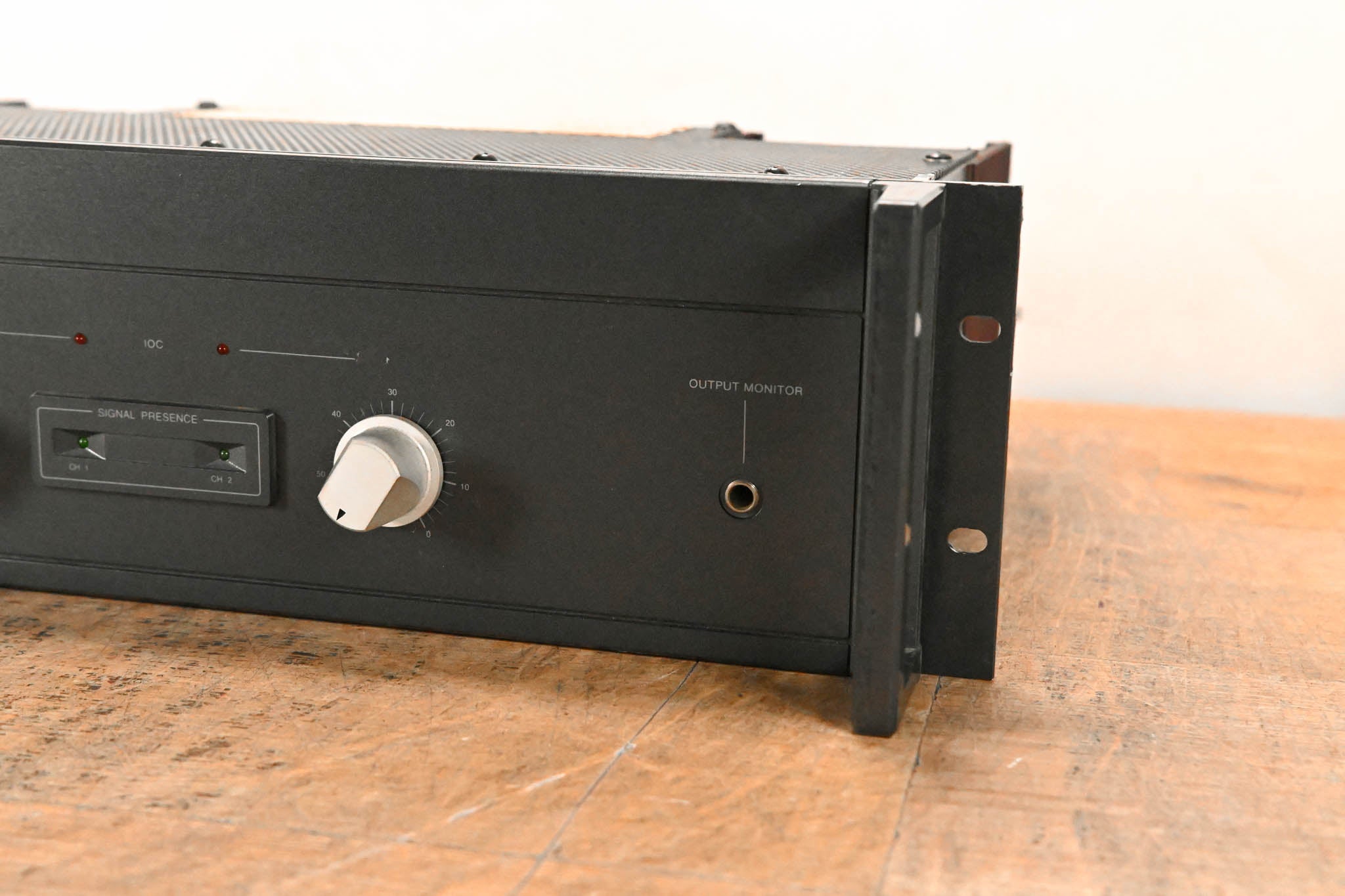 Crown PS-200 2-Channel Power Amplifier