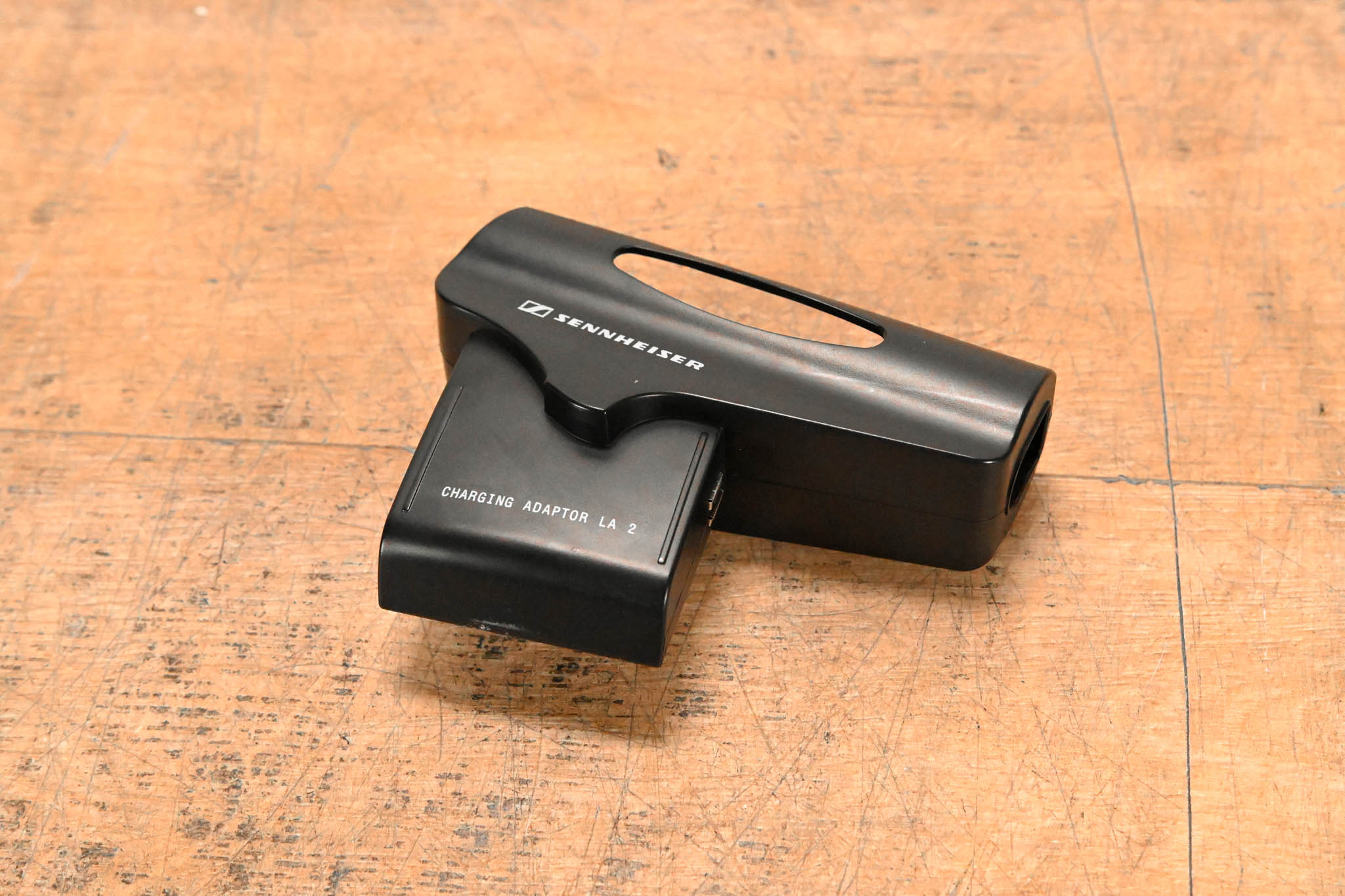 Sennheiser LA 2 Charging Adapter