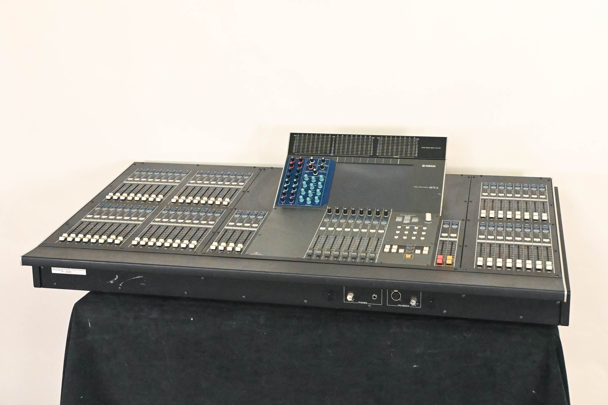 Yamaha M7CL-48 48-Channel Digital Audio Mixing Console