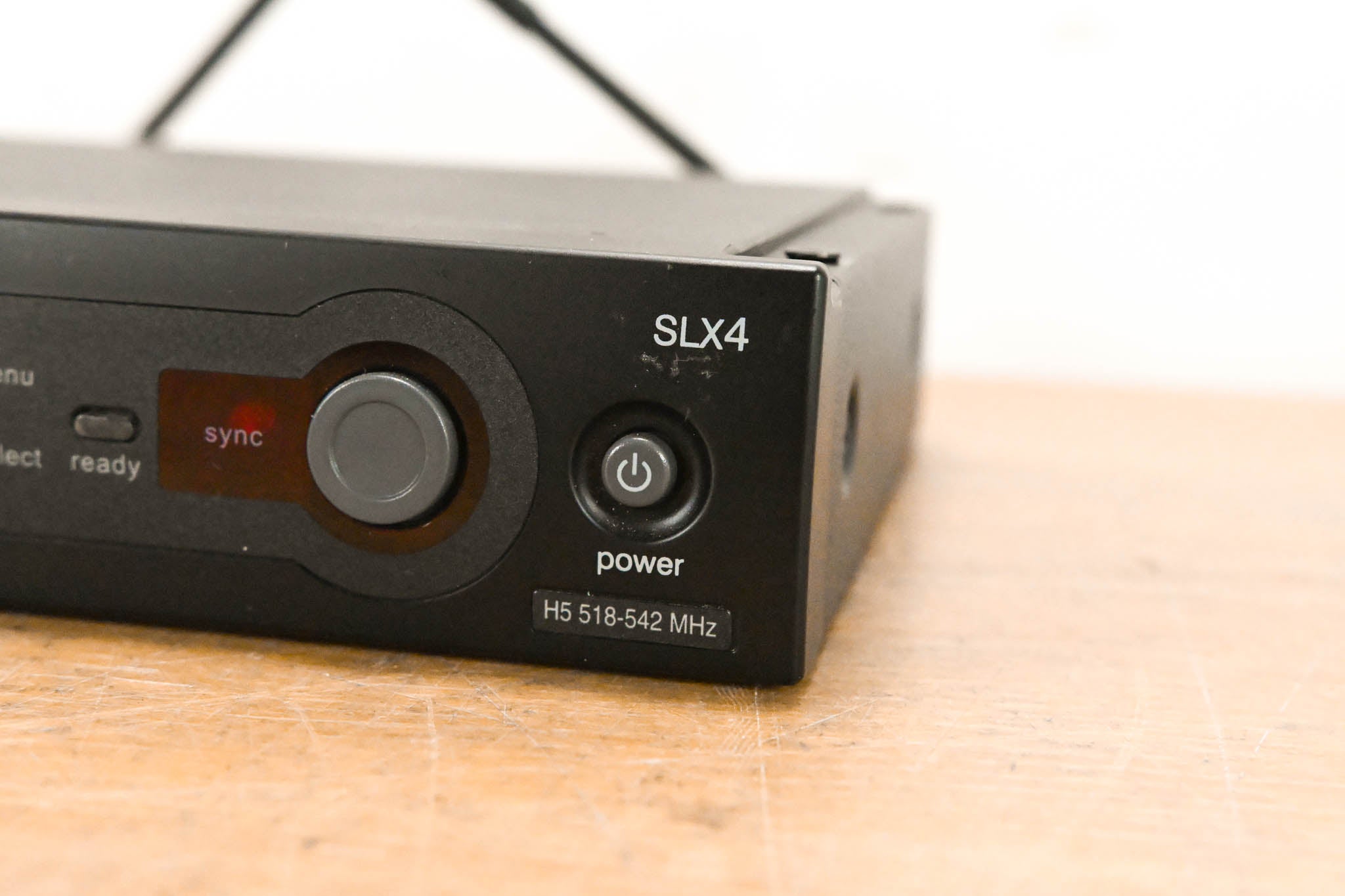 Shure SLX4 Wireless Receiver - H5 Band: 518-542 MHz (NO POWER SUPPLY)